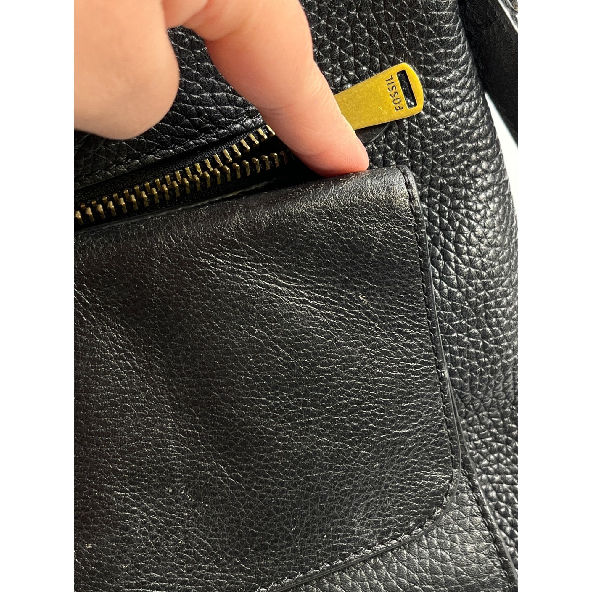 Fossil Fossil SKU 7461 Black Leather Crossbody Bag Purse Size ONE SIZE - 5 Thumbnail