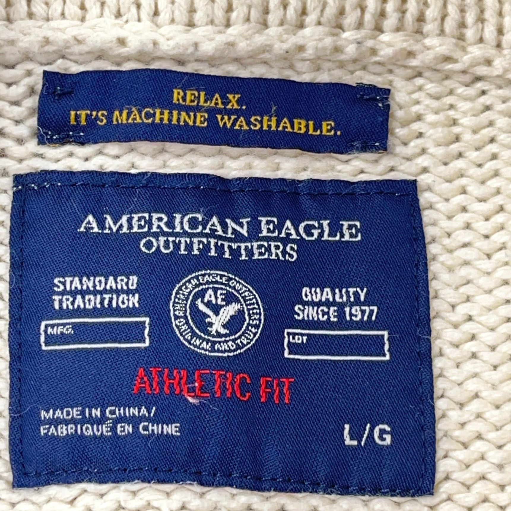 American Eagle Outfitters VINTAGE American Eagle Outfitters Cardigan Men L White Chunky Knit Geometric 80s Logo Classic Preppy Sweater Mens Size US L / EU 52-54 / 3 - 3 Thumbnail