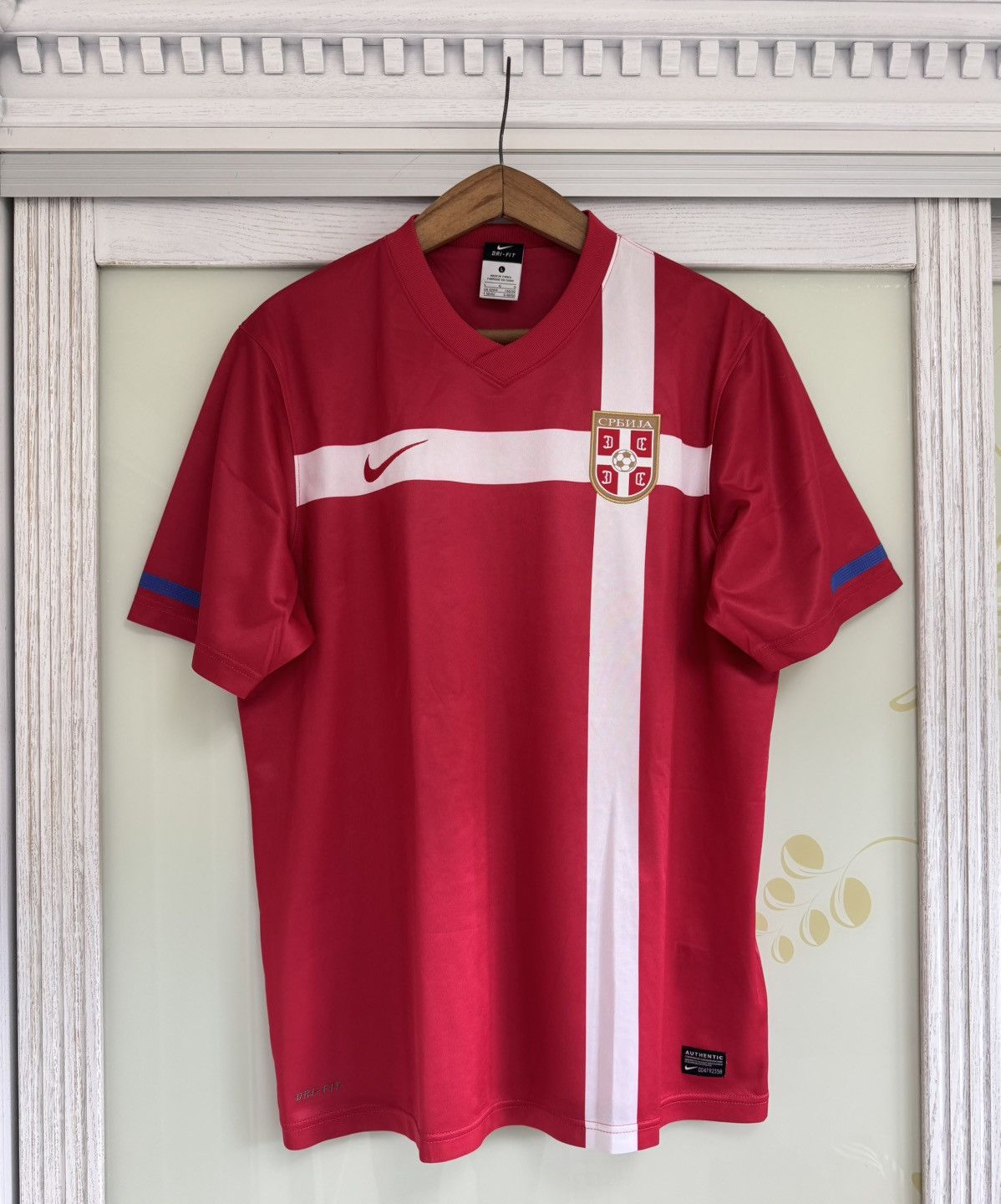 Nike Serbia 2010-2011 Home Soccer Jersey Football Kit Shirt Size US L / EU 52-54 / 3 - 1 Thumbnail