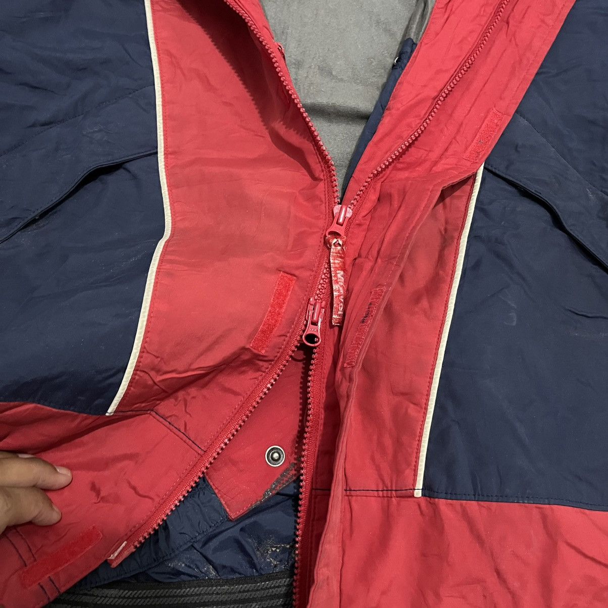 Marvel Comics VTG Marvel Comics Puffer Jacket Red on Navy Size US M / EU 48-50 / 2 - 16 Thumbnail