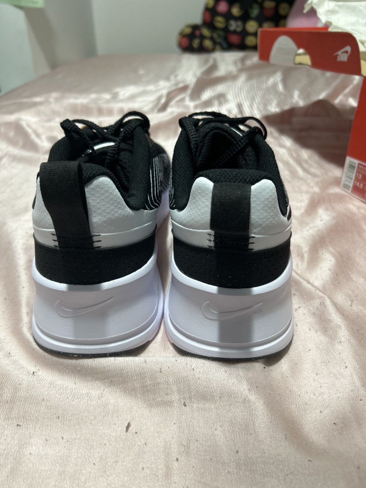Nike Nike Air Max Axis Size US 13 / EU 46 - 4 Thumbnail