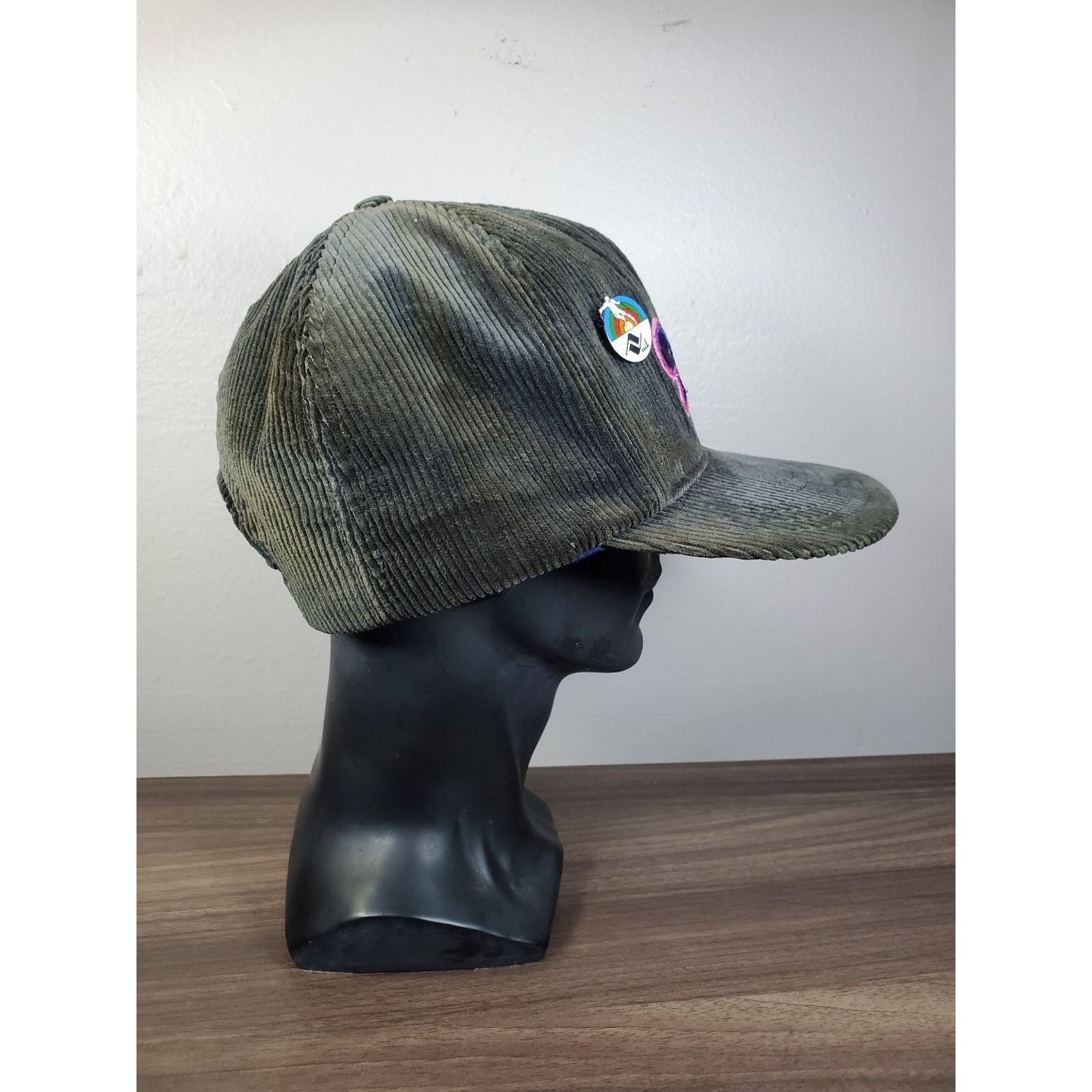 Vintage Vail Corduroy Snapback Cap Hat Faded Black w/ Pin Ski Snow Size ONE SIZE - 5 Thumbnail