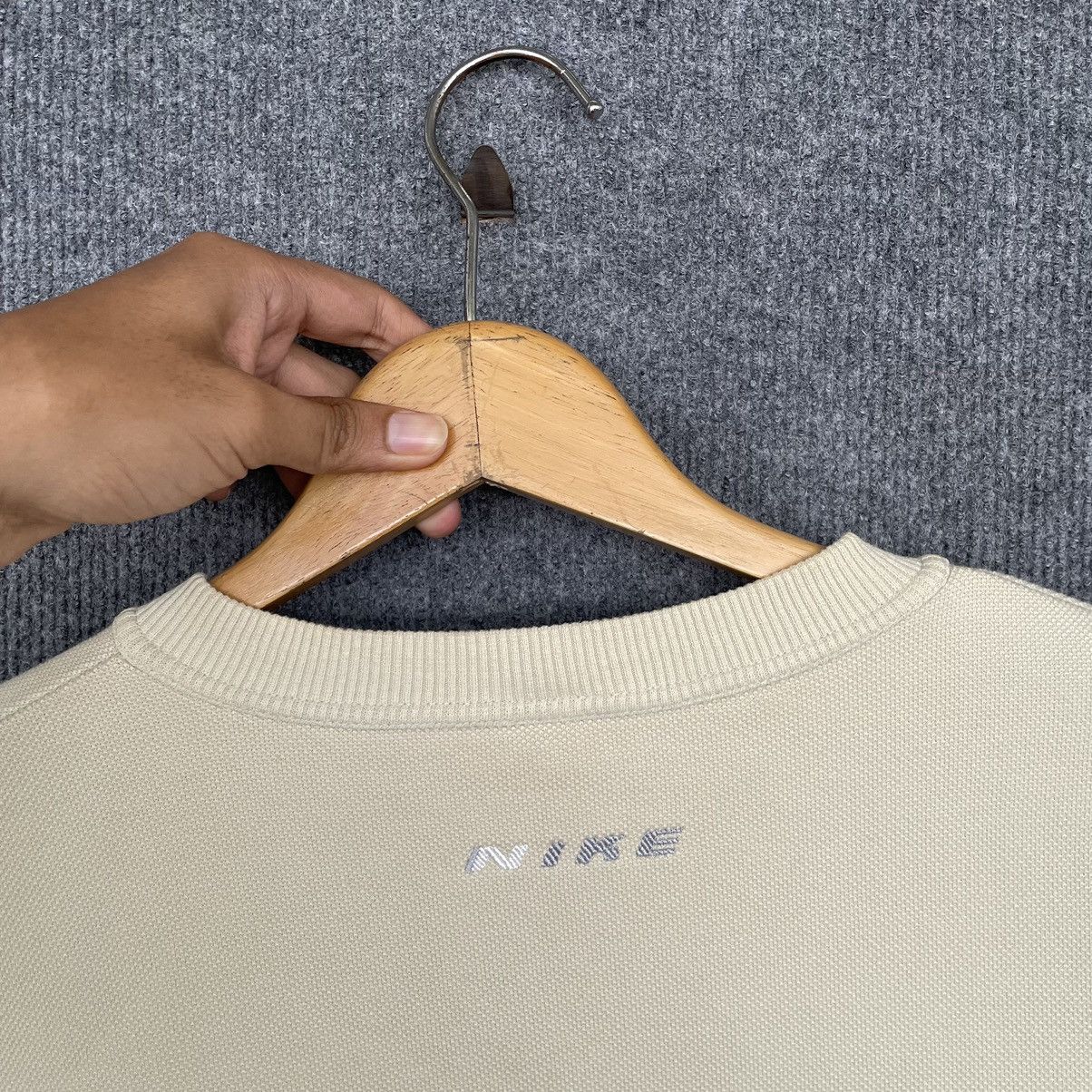 Nike × Vintage Vintage 2000s Nike Essentials Beige Sweatshirt Size US M / EU 48-50 / 2 - 9 Thumbnail