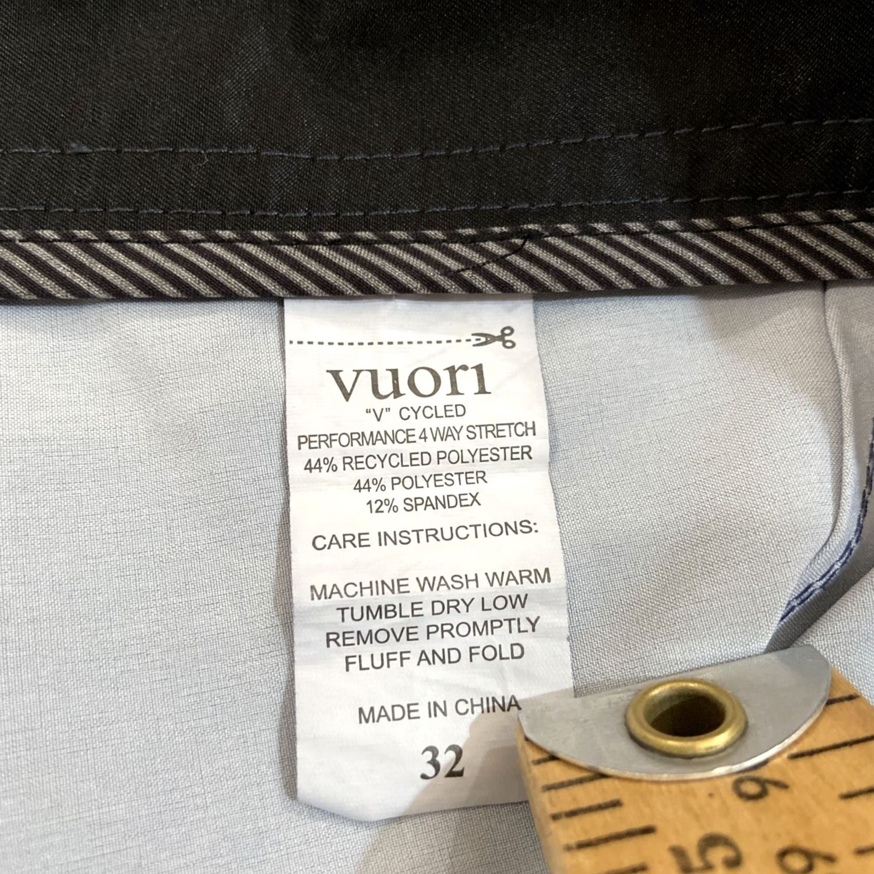 Vuori Vuori Cruise Performance Board Shorts Swim Trunks 4 Way Stretch VCycled Fabric Striped Mens 32 Regular Bottom Size US 32 / EU 48 - 2 Thumbnail