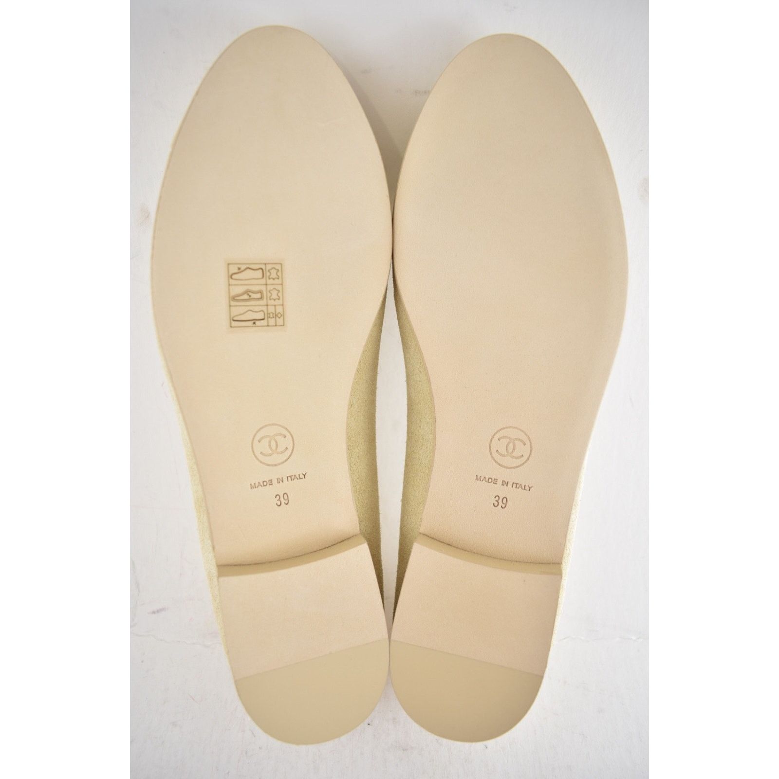 Chanel Chanel 26A Beige Suede Patent CC Bow Ballet Flat 39 Size US 9 / IT 39 - 18 Thumbnail