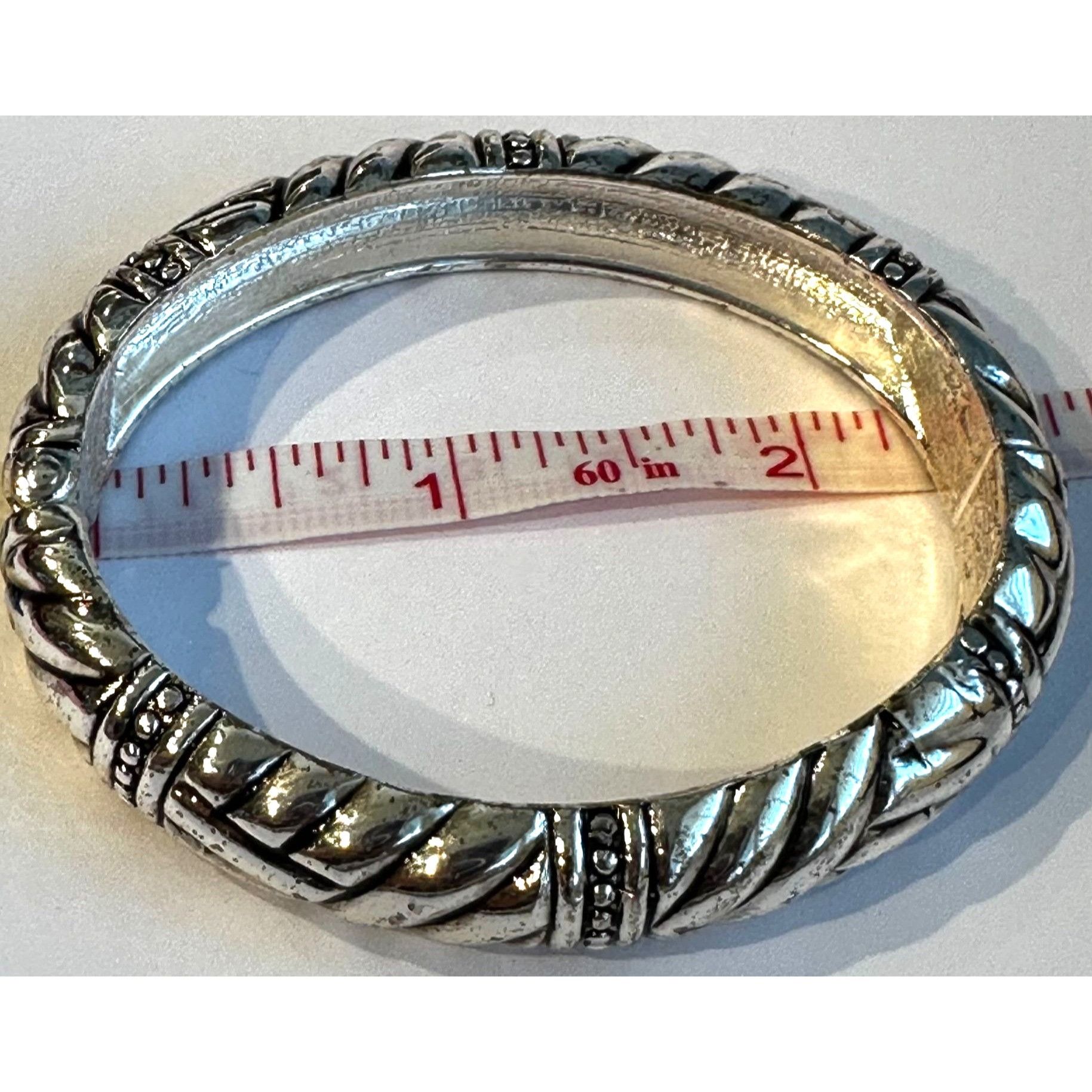 Vintage Vintage Silver-Tone Hinged Bangle Bracelet With Intricate Ro Size ONE SIZE - 4 Thumbnail