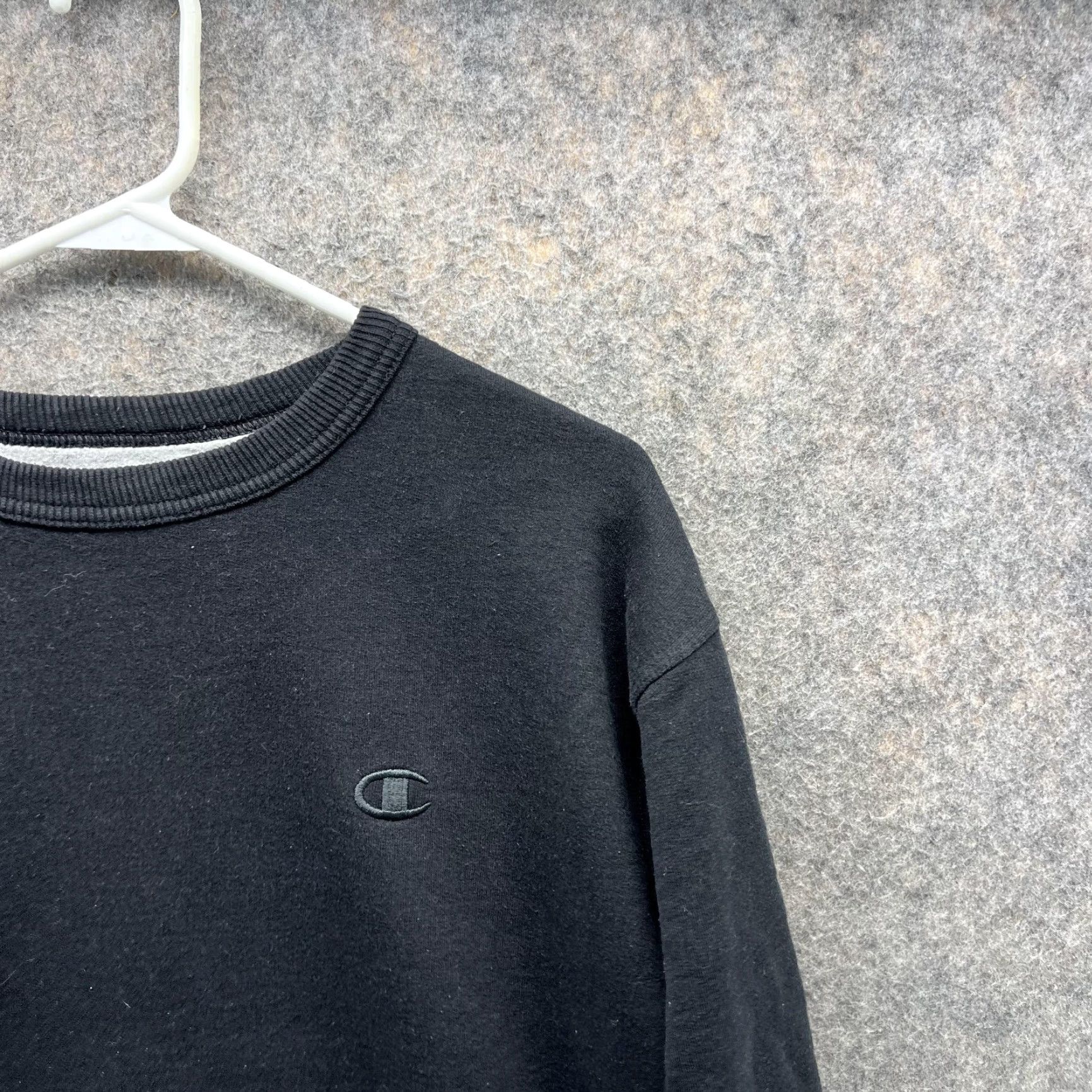 Champion VINTAGE Champion Sweater Men Medium Black Sweatshirt Pullover Crewneck Fleece Logo All Seasons Size US M / EU 48-50 / 2 - 4 Thumbnail