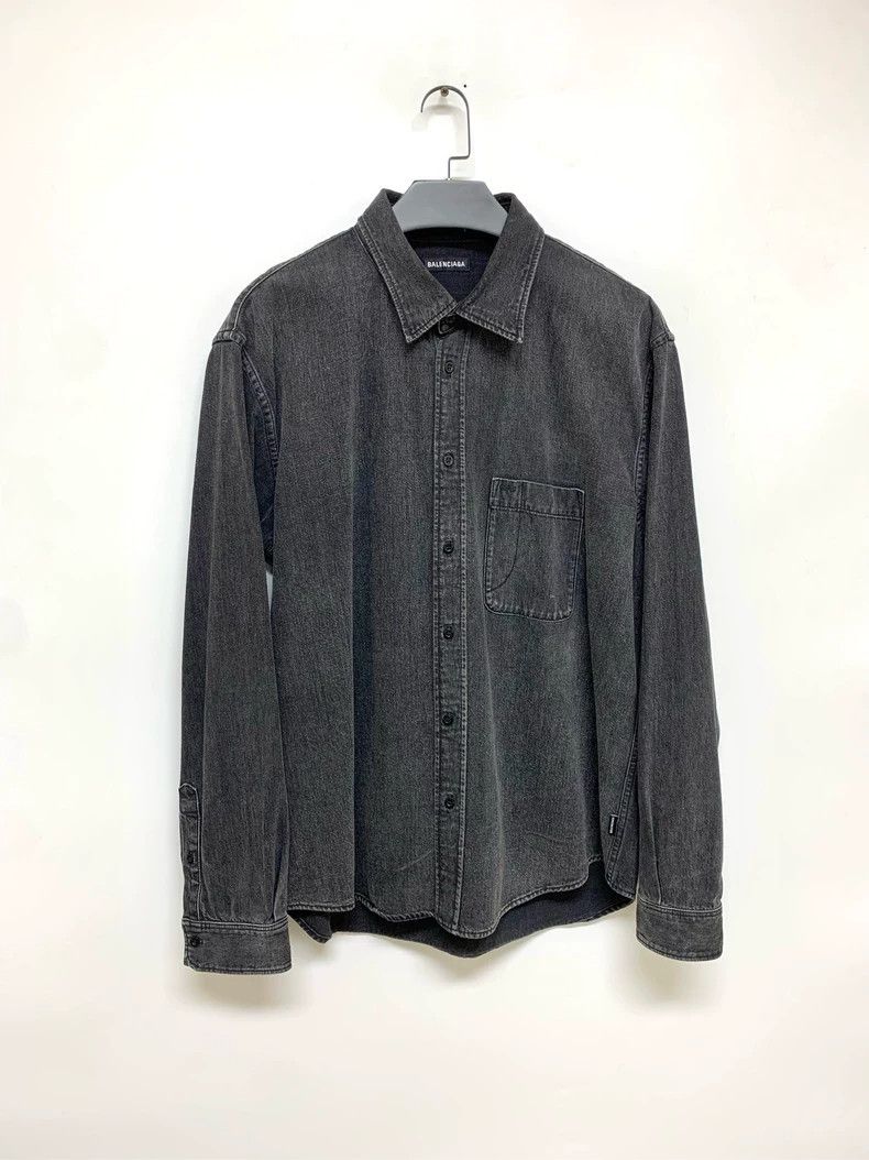 Balenciaga Balenciaga size 39 Back logo washed denim shirt Size US S / EU 44-46 / 1 - 2 Thumbnail