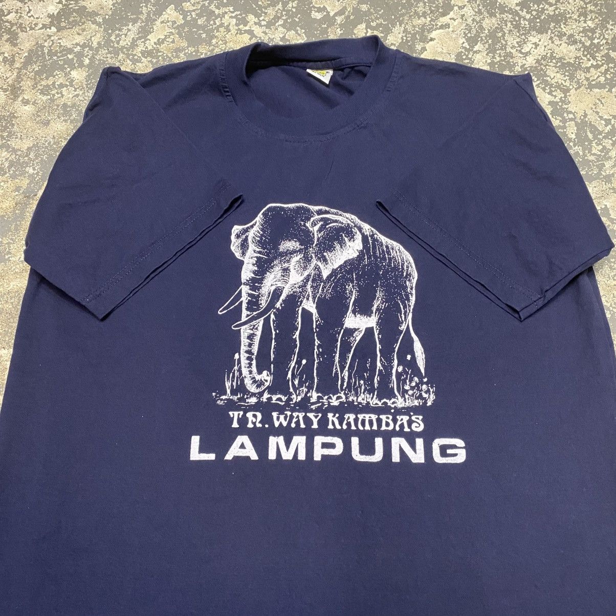 Other Vintage Elephant Lampung Graphic Navy Tshirt Size US M / EU 48-50 / 2 - 5 Thumbnail