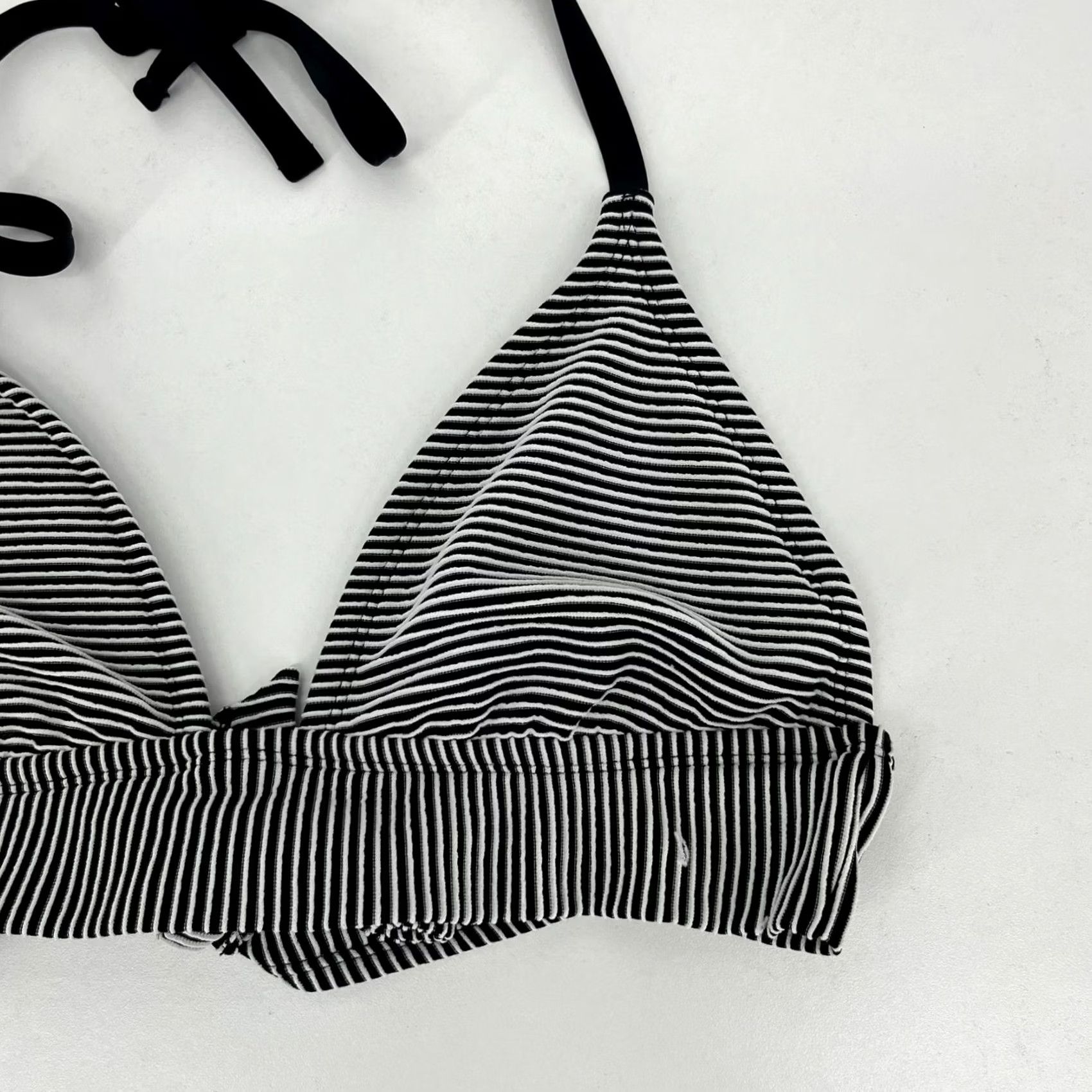 Vintage Shade & Shore Bikini Top Women's M Black Striped Triangle Wireless Halter Top M BLACK Striped Triangle Wireless Women’s Bikini Top Size M / US 6-8 / IT 42-44 - 3 Thumbnail