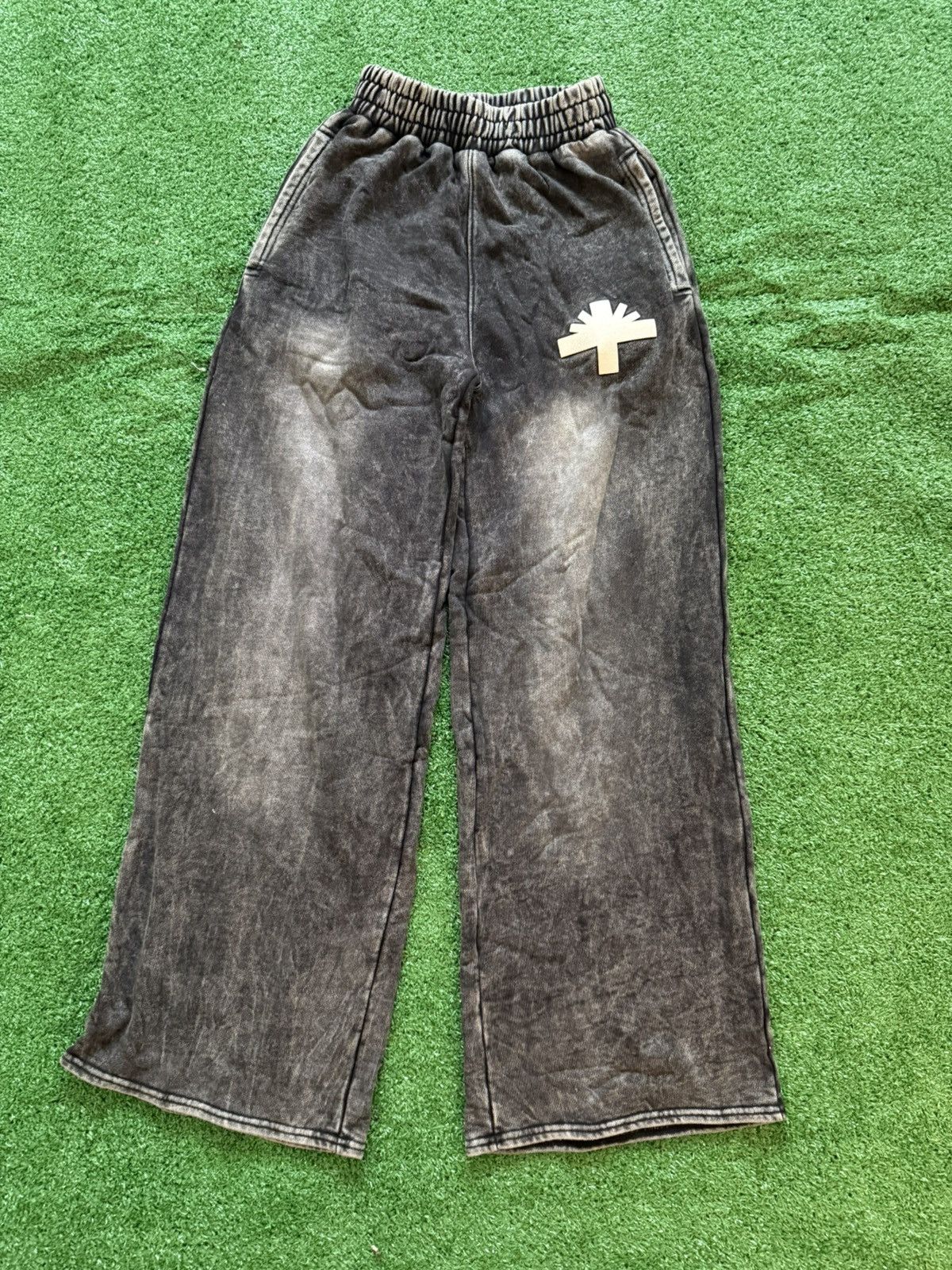 Vertabrae Baggy Sweatpants Size Medium