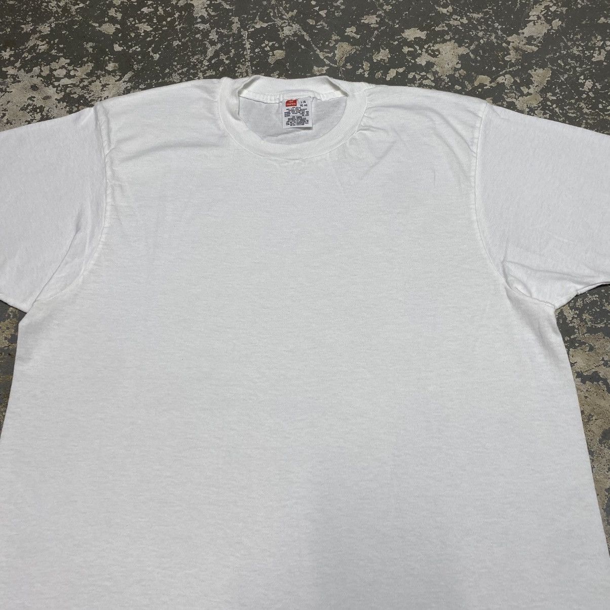 Vintage Vintage Hanes White Blank 90s Single Stitch Tshirt Size US L / EU 52-54 / 3 - 8 Thumbnail