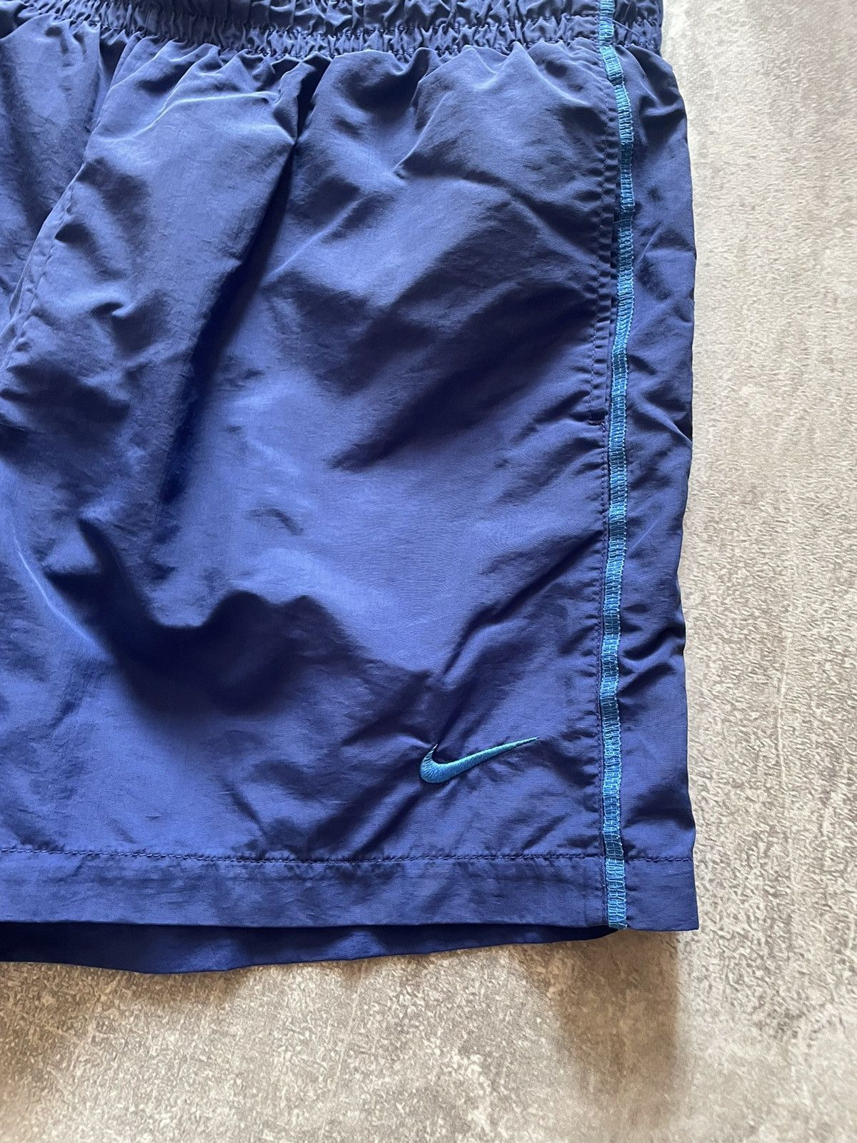 Nike × Vintage Vintage Nike Blue Nylon Shorts Swoosh Logo Y2K Size US 36 / EU 52 - 2 Thumbnail