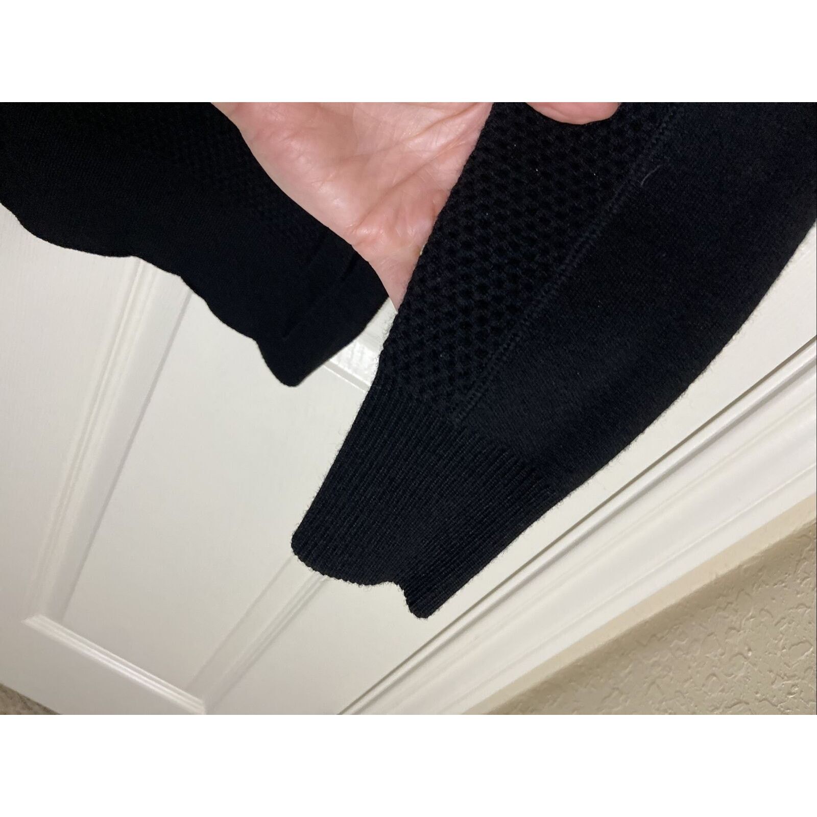 Athleta Athleta Sweater XXS Black Wool Blend Honeycomb Pullover Size XXS / US 00 / IT 34 - 7 Thumbnail