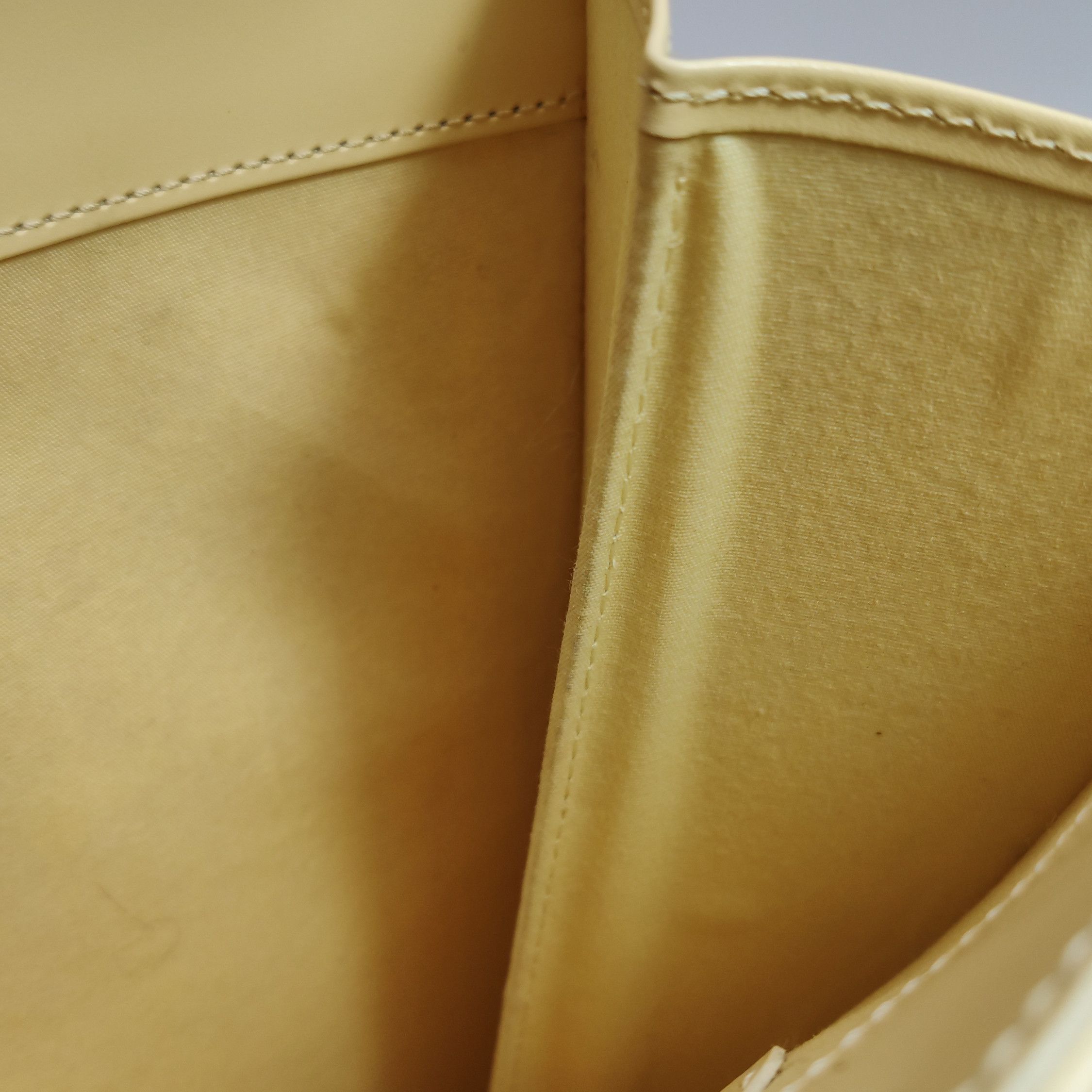 Louis Vuitton Louis Vuitton (LV) Cowhide solid color water ripple shoulde Size ONE SIZE - 1 Thumbnail