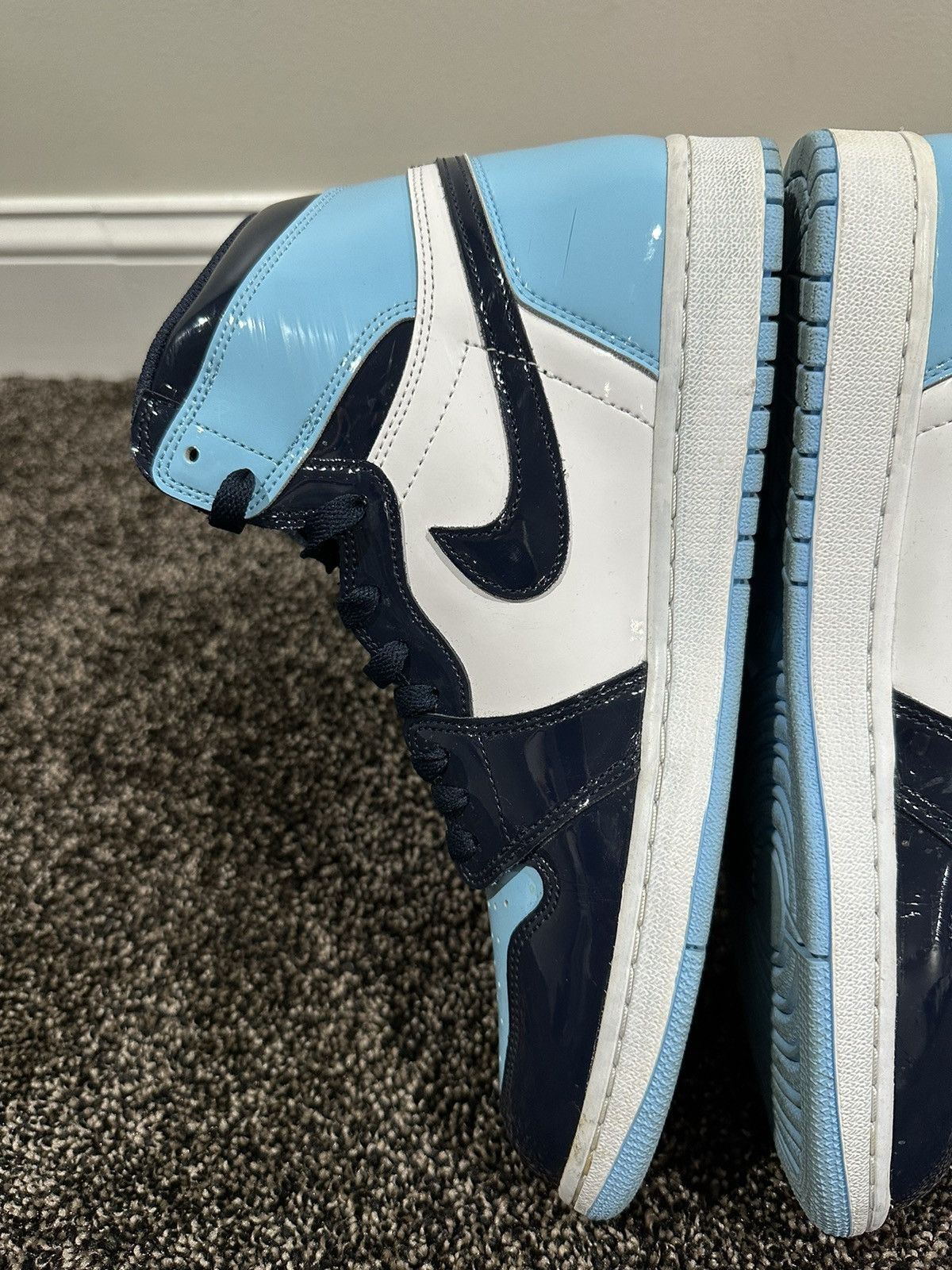 Jordan Brand Air Jordan Retro 1 Wmns OG “Blue Chill” Patent Leather Shoes Size US 10.5 / EU 43-44 - 8 Thumbnail