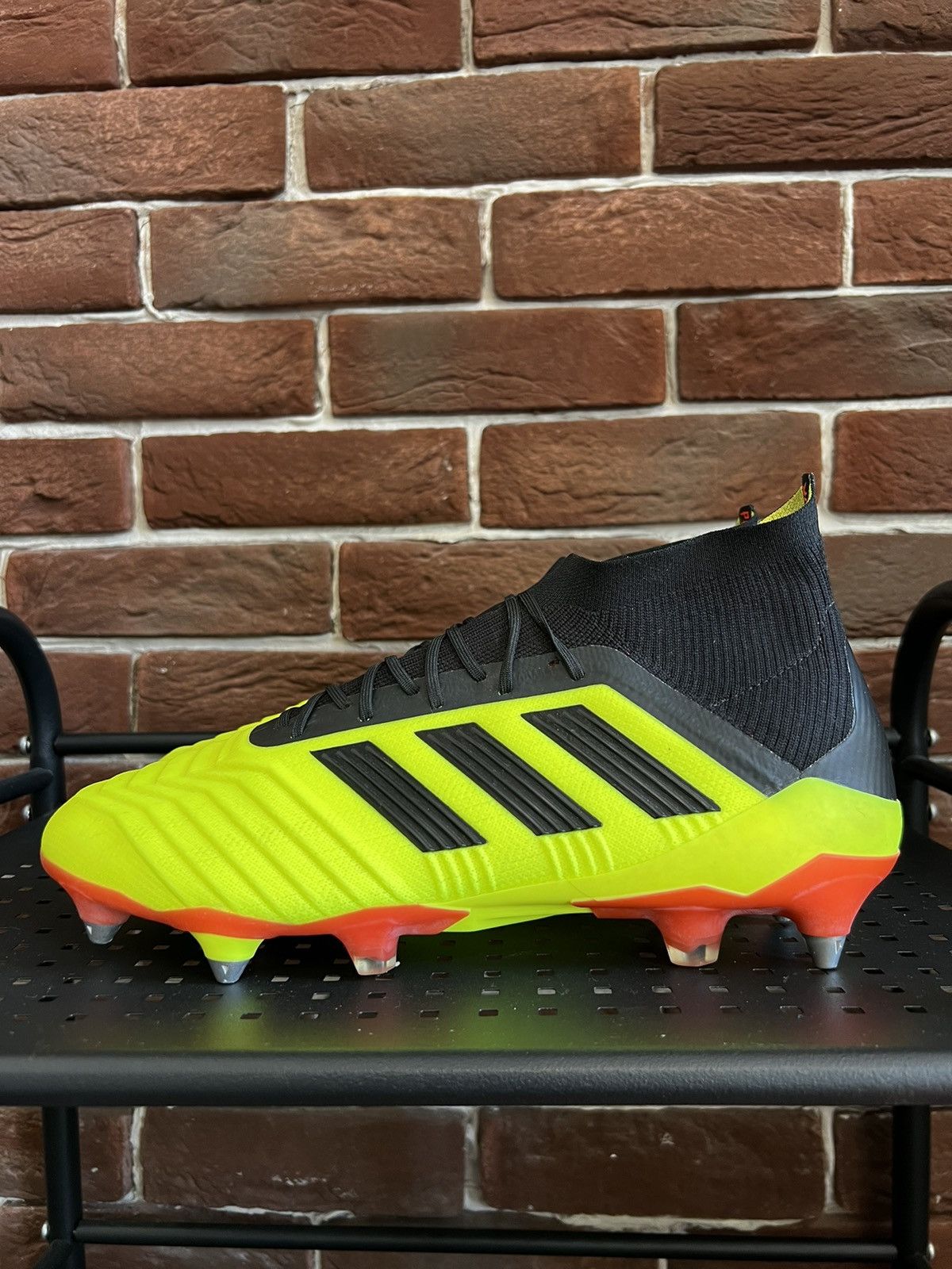 Adidas Adidas Mens Rare Predator 18.1 SG DB2048 Shoes Soccer 10US Size US 10 / EU 43 - 1 Thumbnail