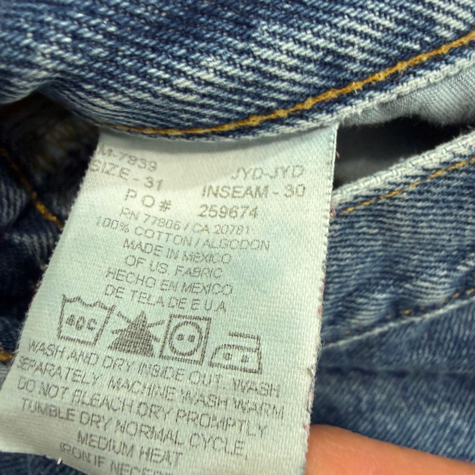 Tommy Hilfiger Vintage Tommy Hilfiger Jeans Men's 31x30 Blue 90s Denim Size US 31 - 5 Thumbnail