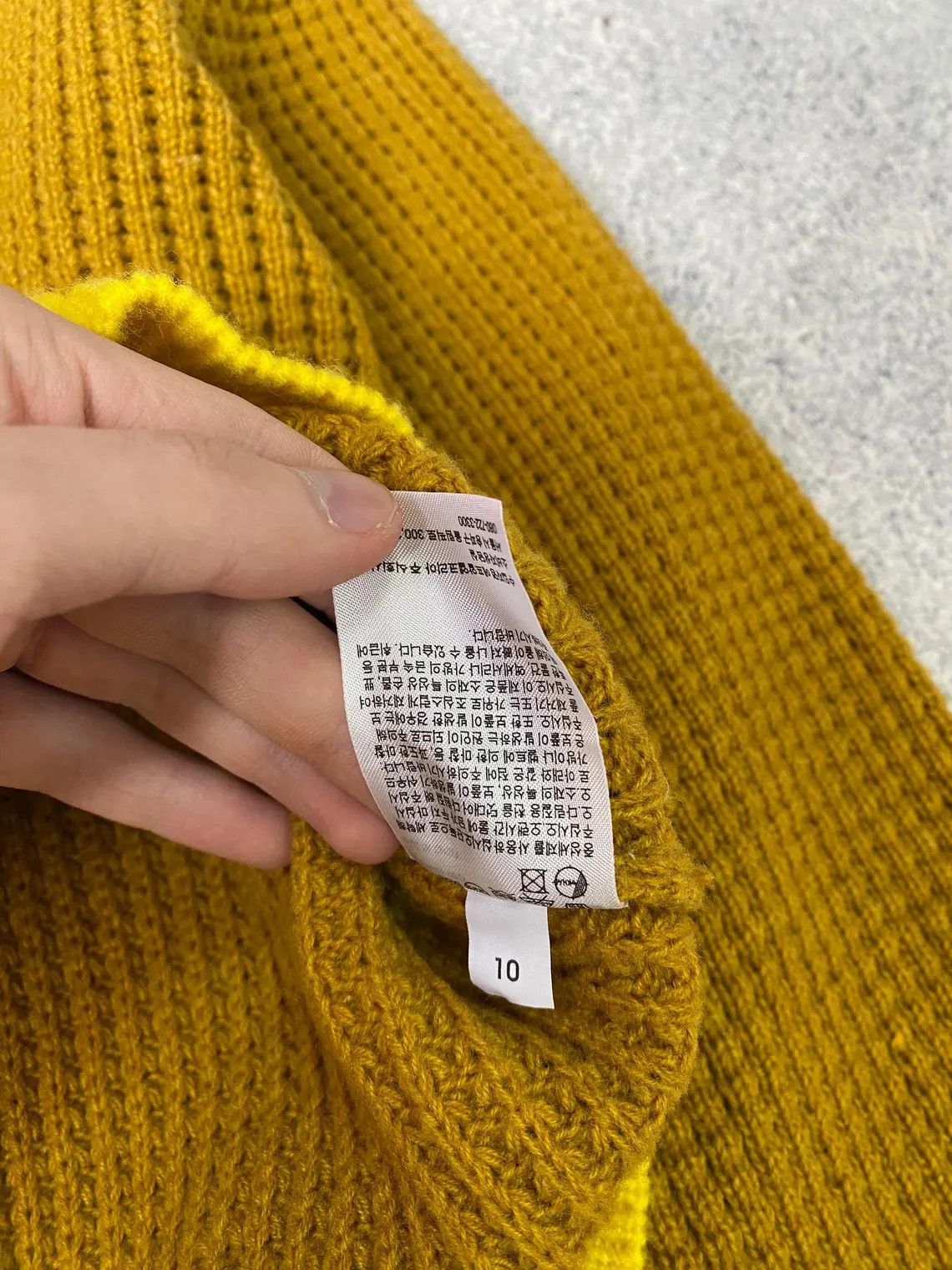 Marni × Uniqlo Knitted Marni x Uniqlo Vneck Cropped Women’s Sweater Size XL / US 12-14 / IT 48-50 - 7 Thumbnail