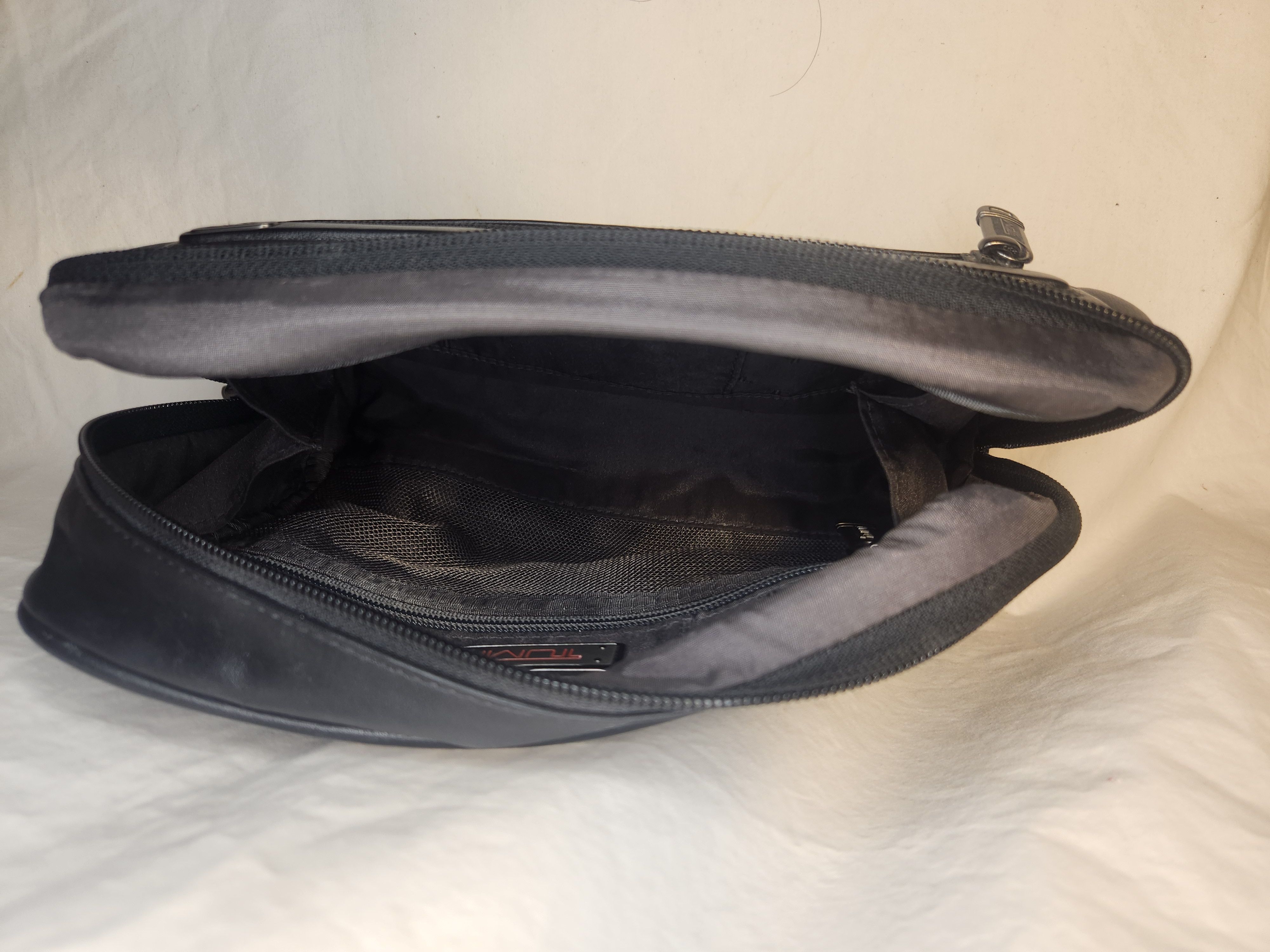Tumi toiletry dopp bag Size ONE SIZE - 10 Thumbnail