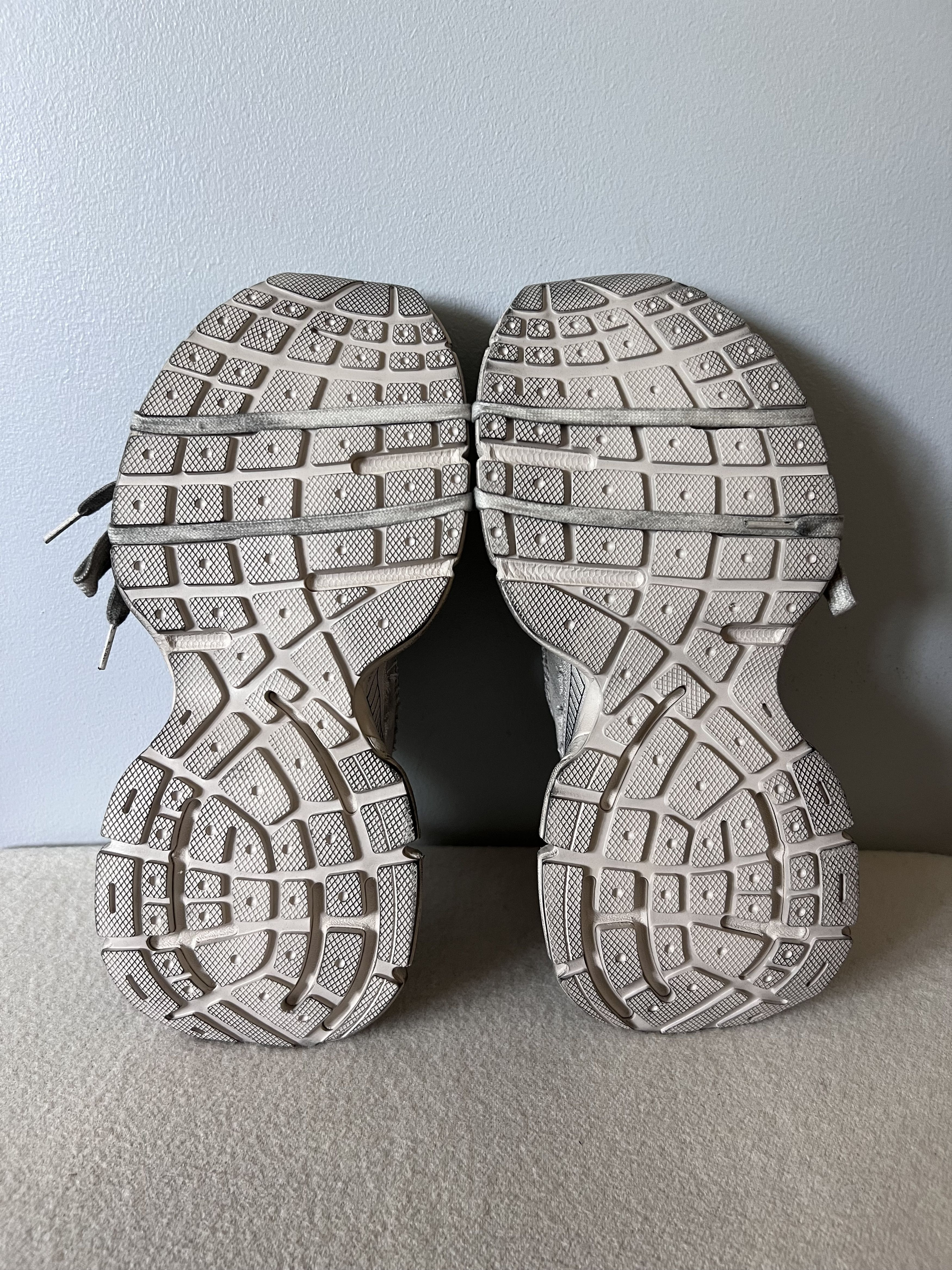 Balenciaga Balenciaga 3XL Sneakers in Beige Destroyed Canvas Size US 10 / EU 43 - 6 Thumbnail