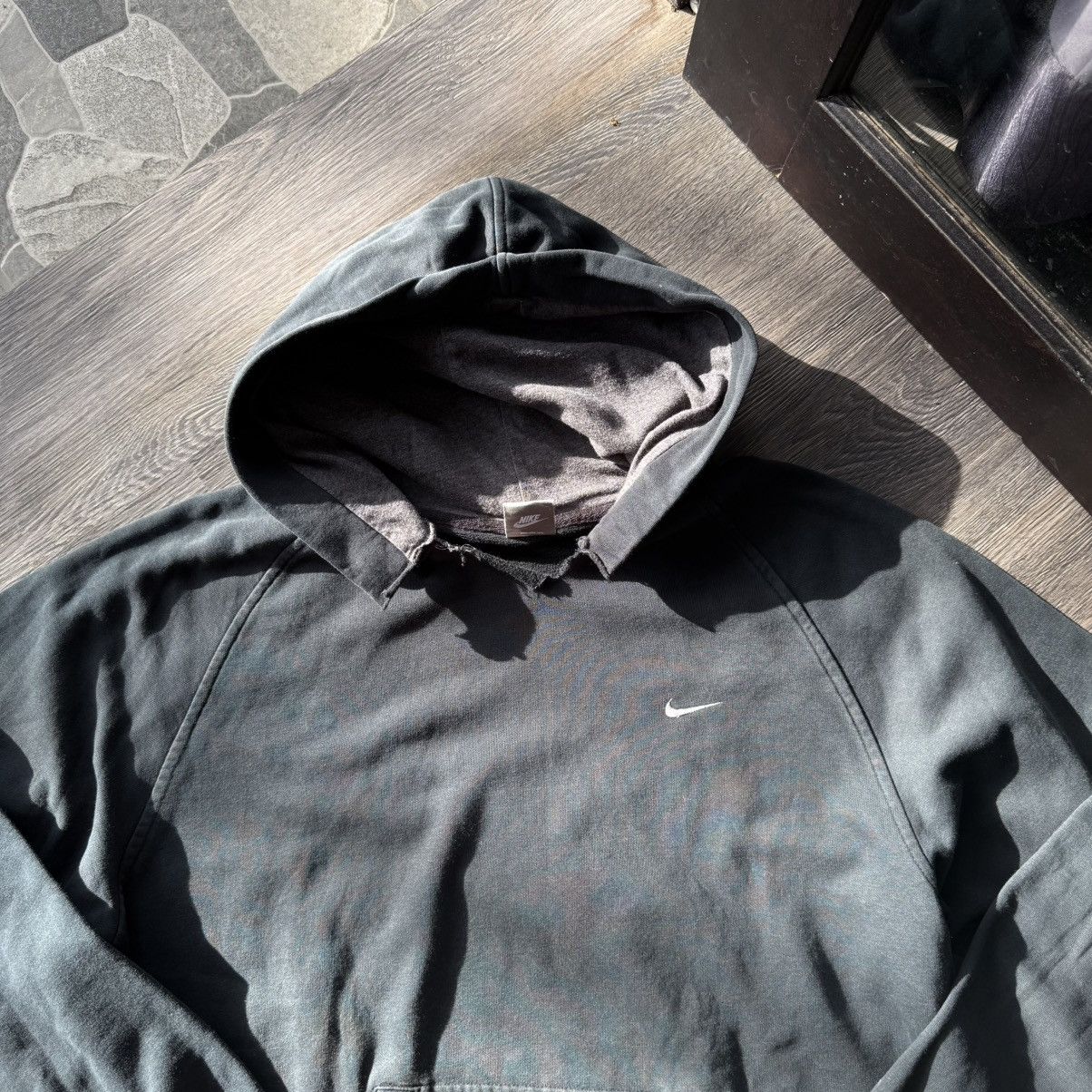 Nike Nike swoosh Y2K Hoodie Size US L / EU 52-54 / 3 - 2 Thumbnail