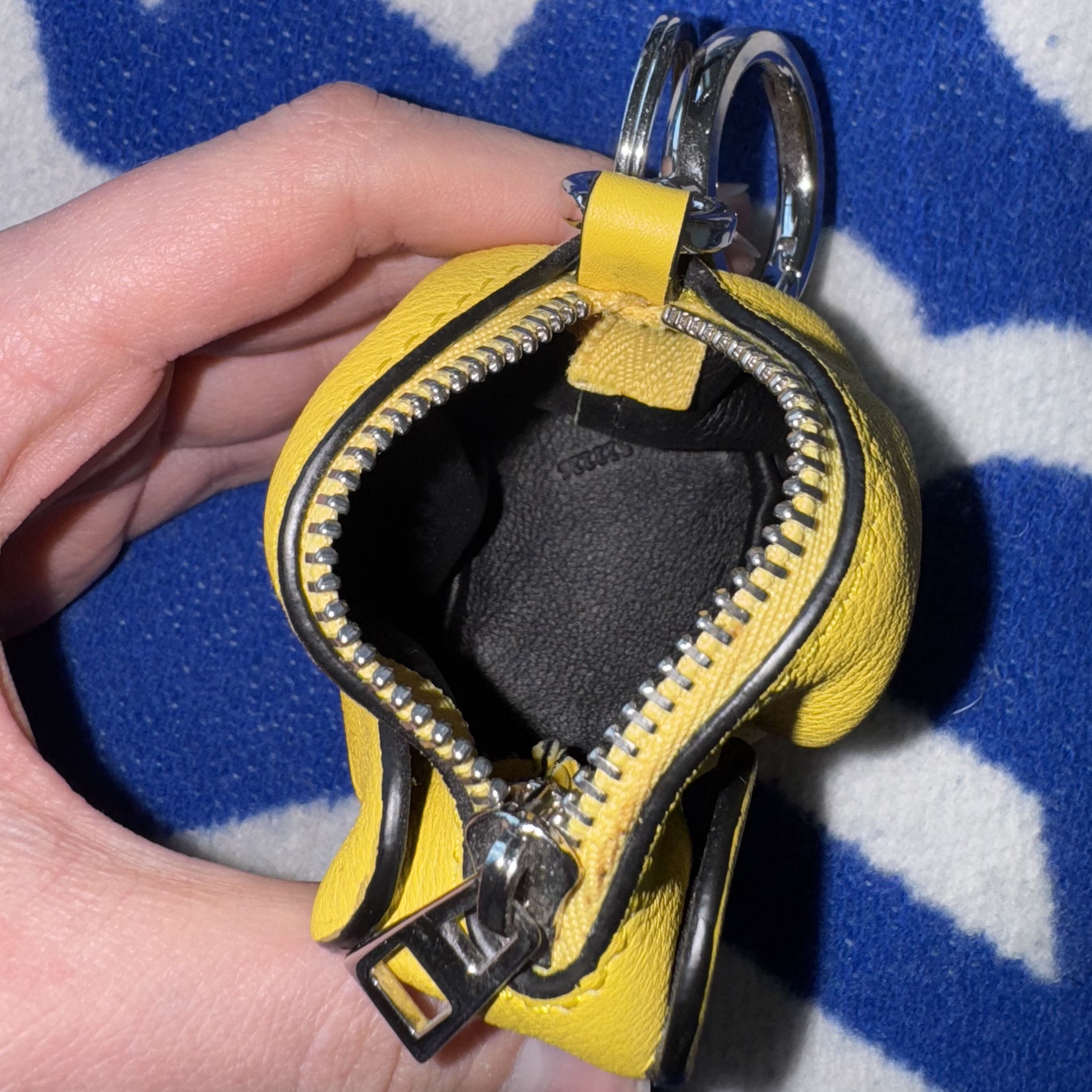 Loewe Elephant charm in classic calfskin Size ONE SIZE - 6 Thumbnail