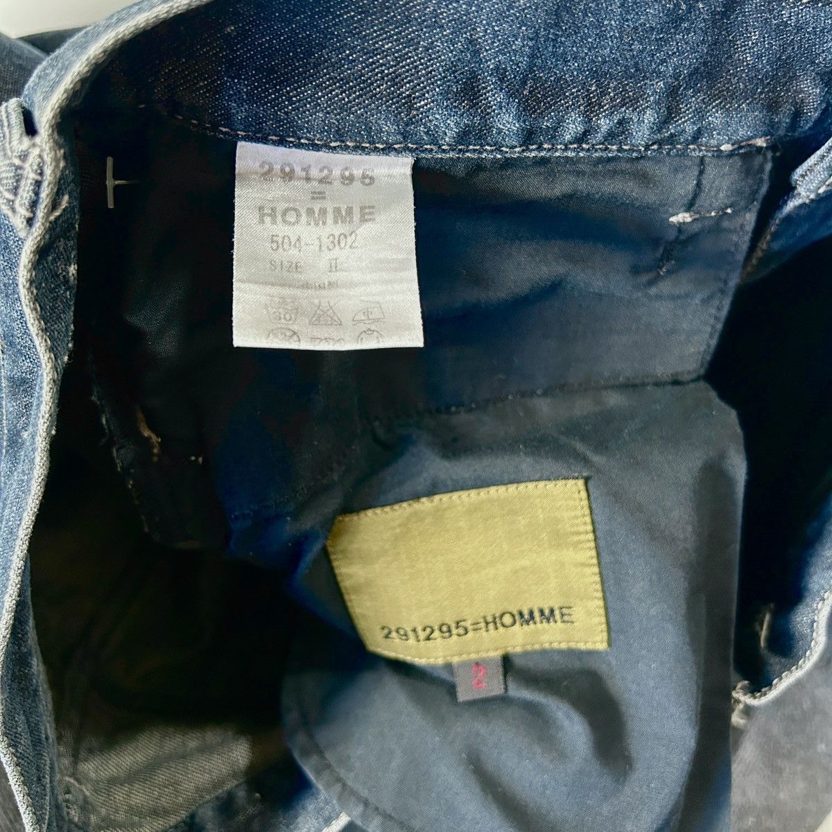 291295=Homme 🔻291295 = Homme Back Spellout Jeans🔻 Size US 31 - 6 Thumbnail