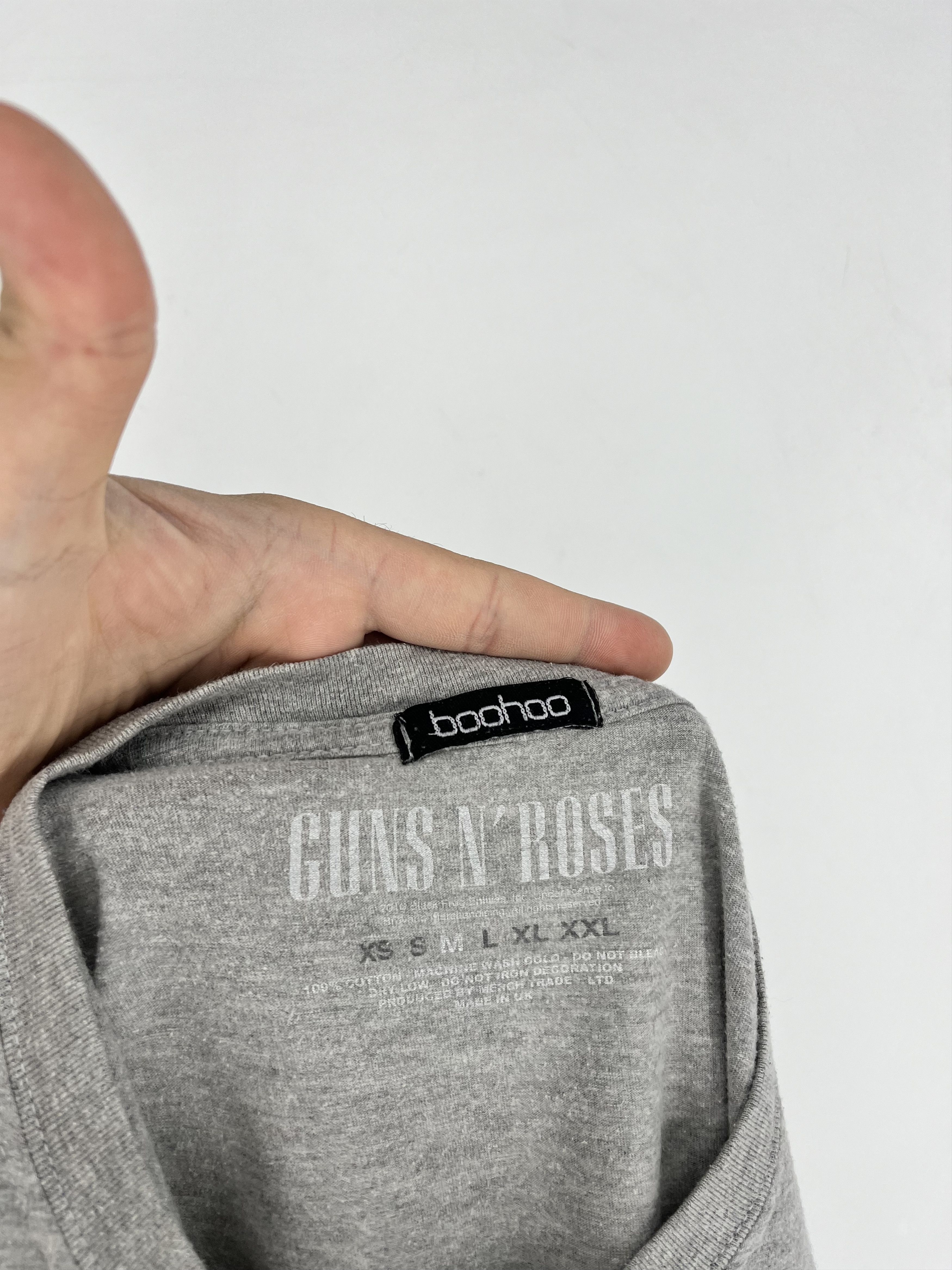 Band Tees Vintage Guns N’ Roses 🌹 Big Logo T-Shirt Size M Size US M / EU 48-50 / 2 - 11 Thumbnail