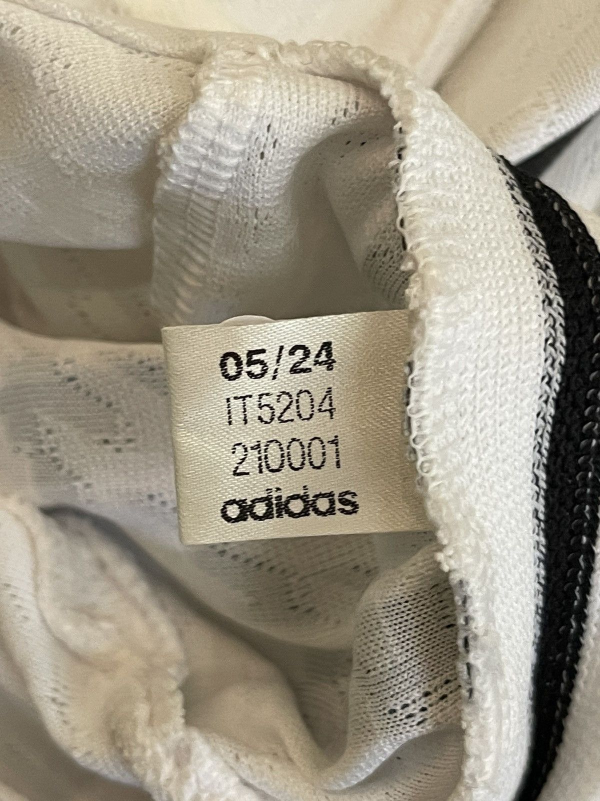 Adidas Authentic Real Madrid KYLIAN MBAPPE 2024/25 home jersey Size US S / EU 44-46 / 1 - 3 Thumbnail