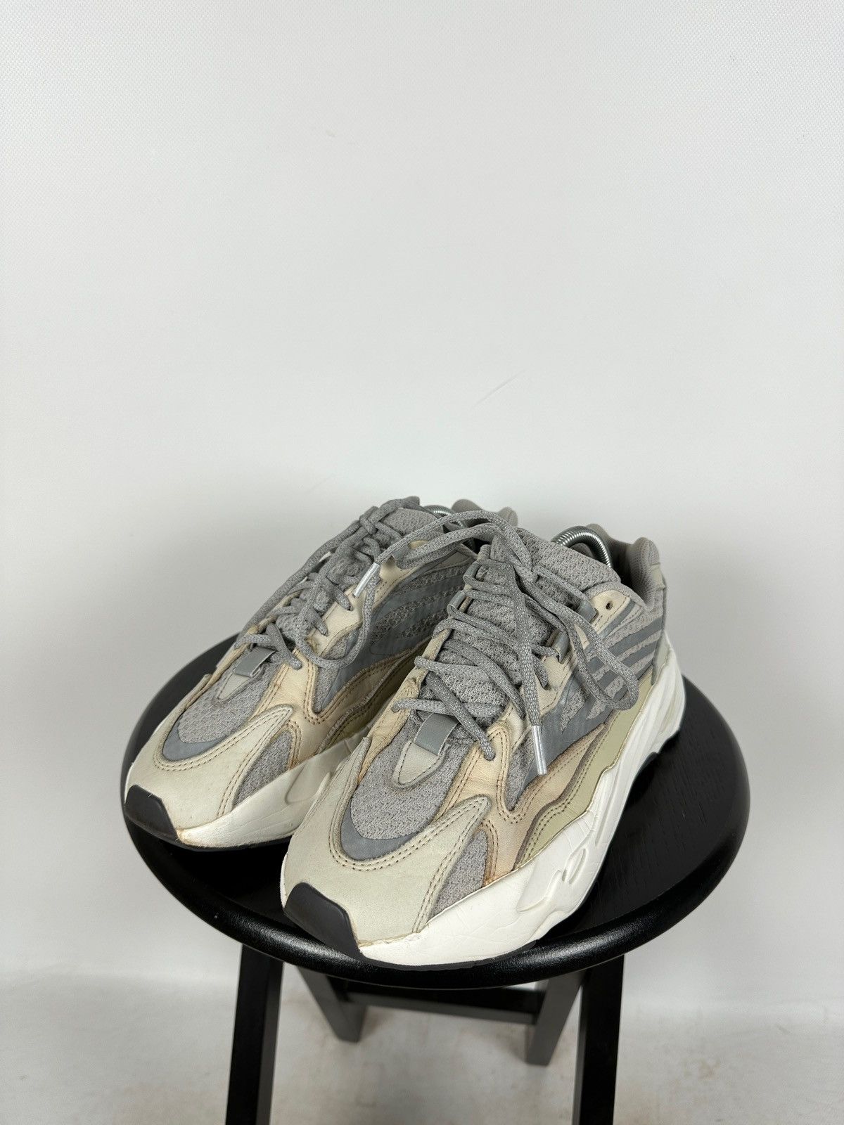 Adidas Adidas Yeezy Boost 700 V2 Cream Sneakers Size US 9.5 / EU 42-43 - 5 Thumbnail