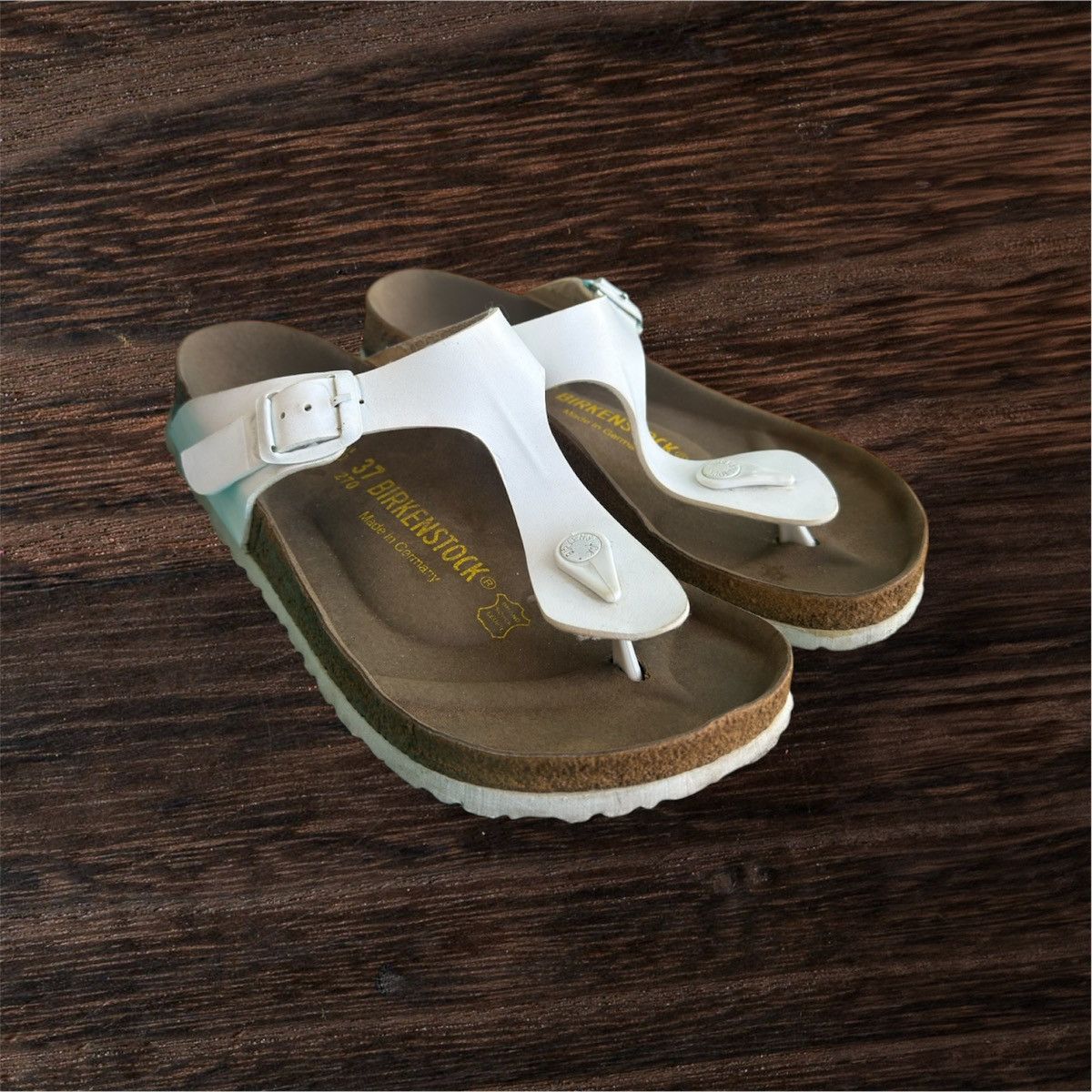 Birkenstock Gizeh White Leather Sandals (EU 37 /US 65-7)