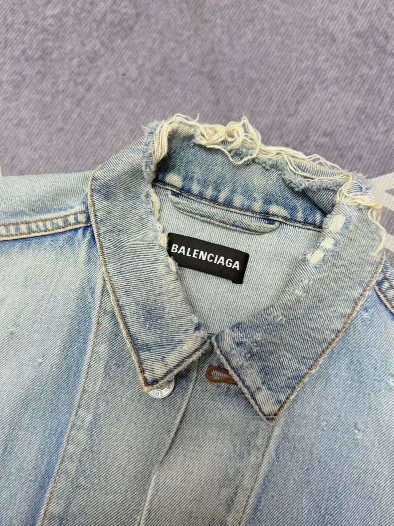 Balenciaga Balenciaga Distressed Denim Jacket Size US M / EU 48-50 / 2 - 4 Thumbnail