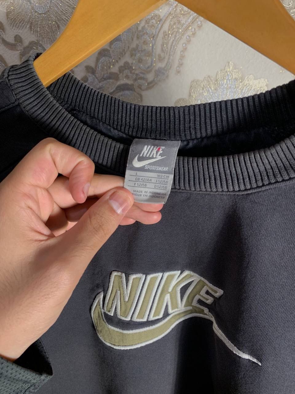 Nike VERY RARE NIKE BIG LOGO SWOOSH SWEATSHIRT RETRO Y2K 90s USA Size US L / EU 52-54 / 3 - 4 Thumbnail