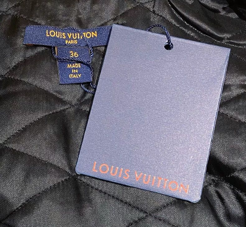 Louis Vuitton Louis Vuitton Printed logo bomber jacket Size XS / US 0-2 / IT 36-38 - 5 Thumbnail