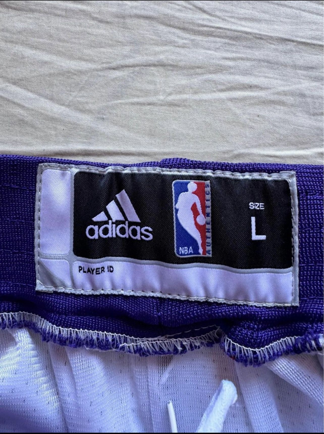 Adidas White Toronto raptors shorts size L Size US 41 - 2 Thumbnail