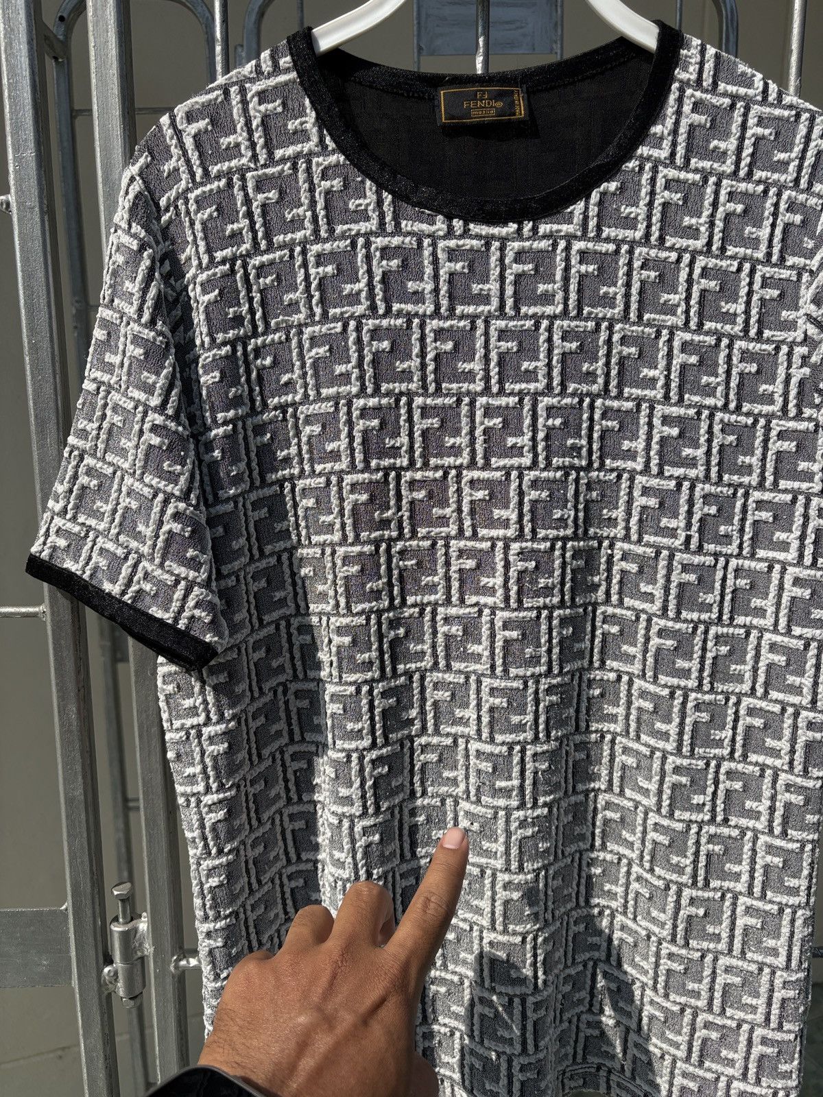 Fendi Fendi monogram T-shirt Size M / US 6-8 / IT 42-44 - 6 Thumbnail