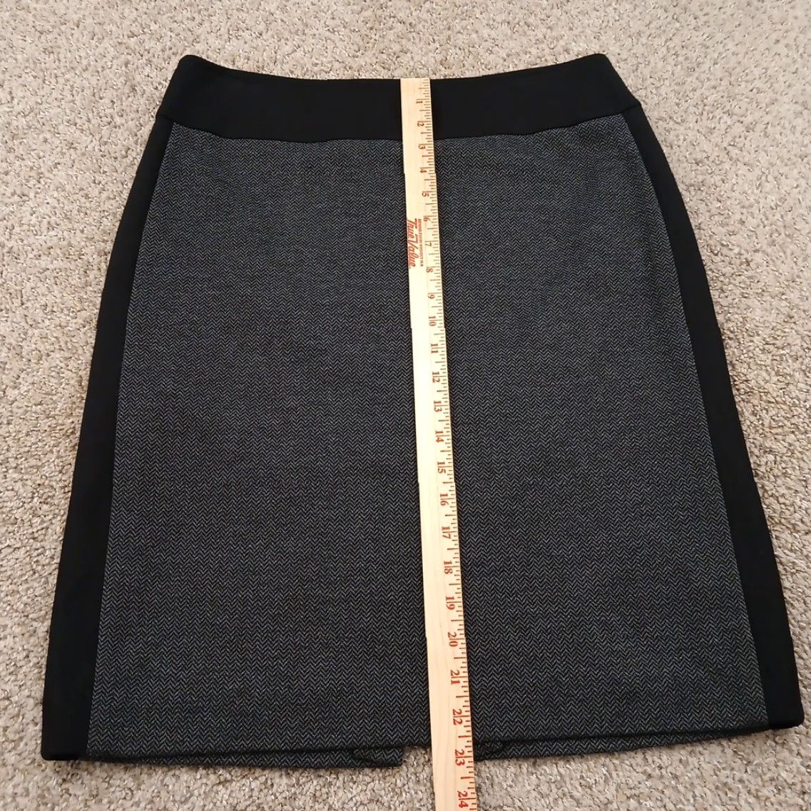 Vintage Tahari Skirt Women Knee Length Pencil Lined Slit Gray 10 Herringbone Size 32" / US 10 / IT 46 - 4 Thumbnail