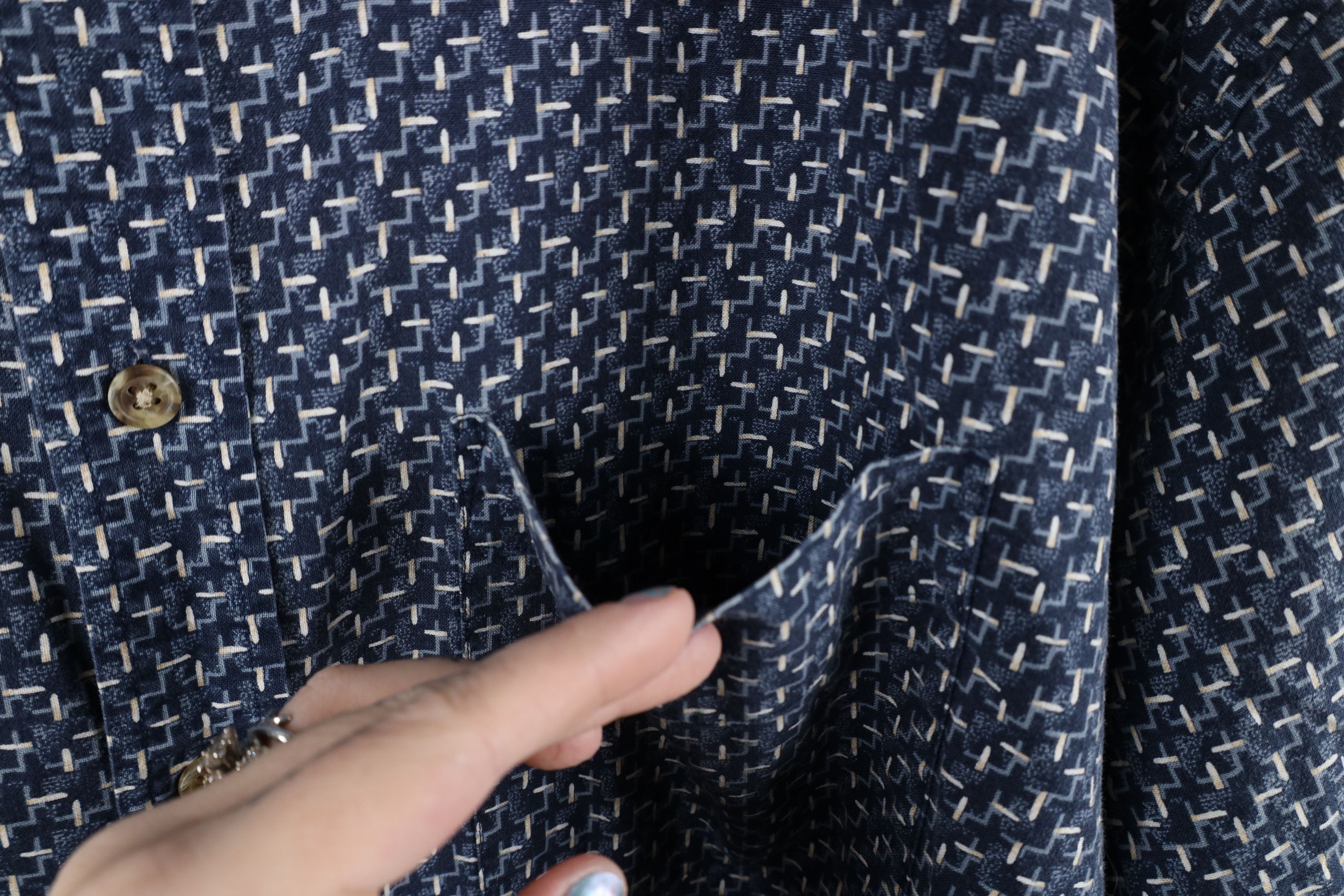 Vintage Vintage 90s Streetwear Short Sleeve Button Down Shirt Size US XXL / EU 58 / 5 - 5 Thumbnail