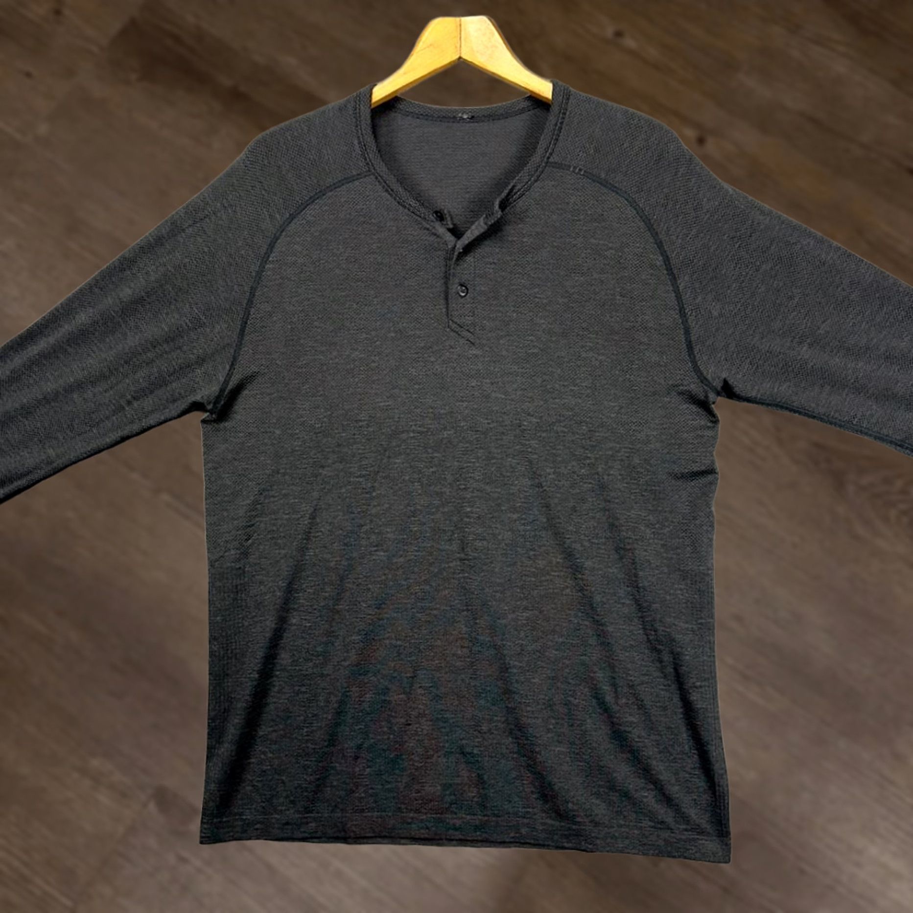 Lululemon Lululemon Henley T-Shirt Mens XL Dark Grey Long Sleeve Tee Logo Regular Fit Casual Shirt Streetwear Size US XL / EU 56 / 4 - 1 Thumbnail