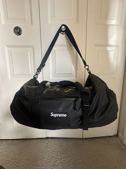 Supreme black duffle store bag