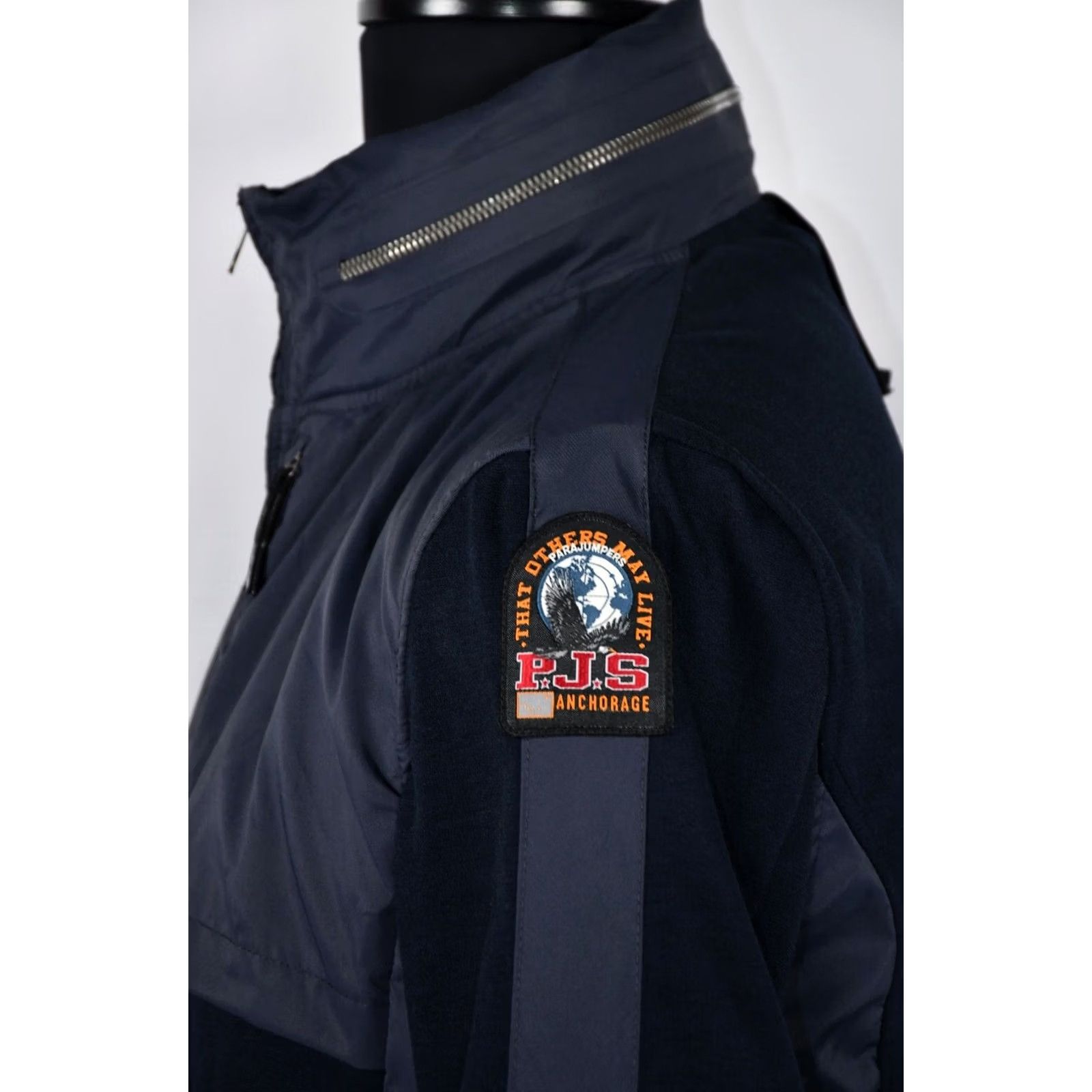 Parajumpers Parajumpers Round Trip Jacket Sweatshirt Jacket Mens L Blue Wool Blend 60%POLYSTER 31%POLYAMID 7%WOOL 2%POLYURETHANE Regular Size L Vintage No Size US L / EU 52-54 / 3 - 5 Thumbnail