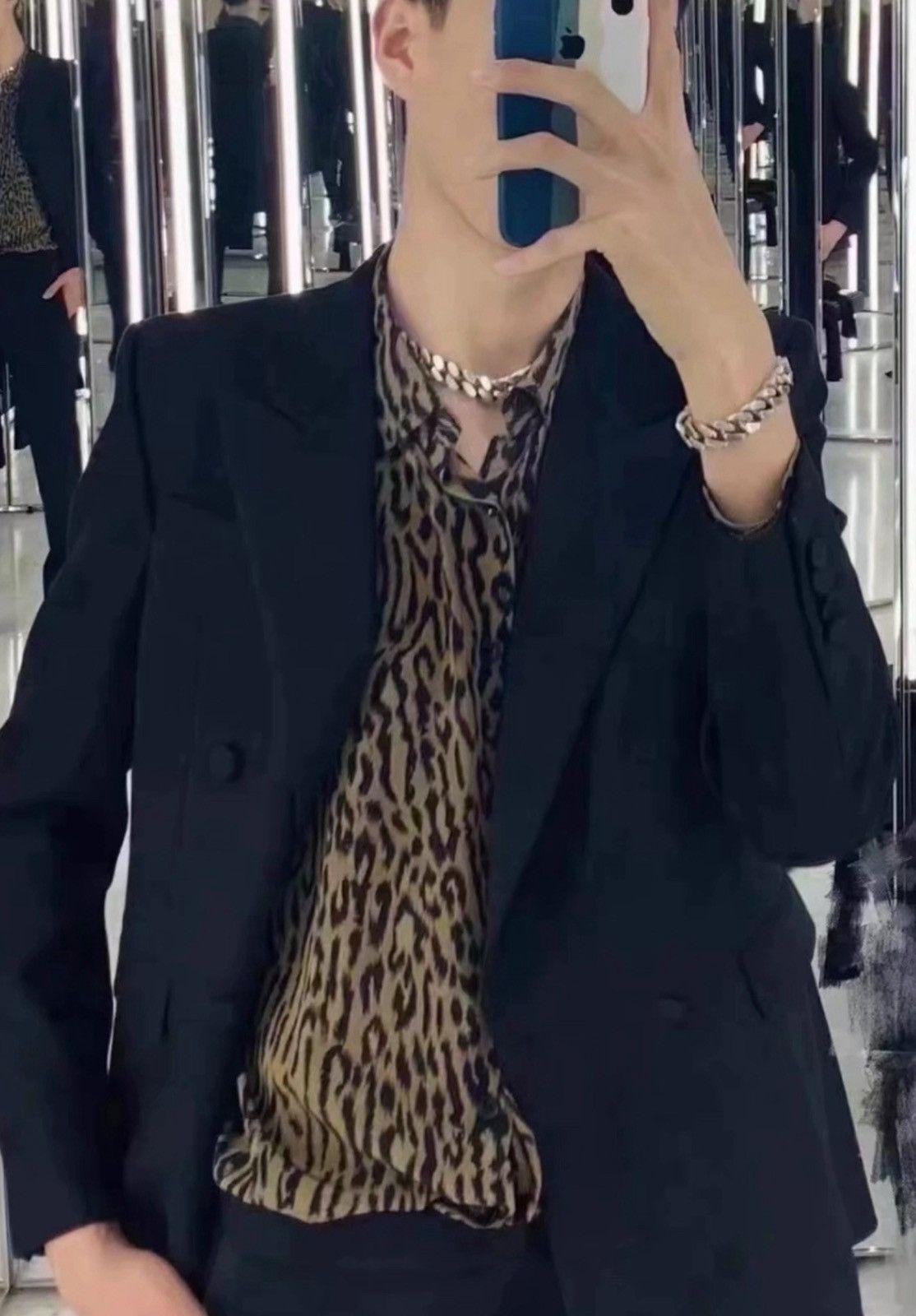 Saint Laurent Paris Leopard print silk shirt size 39 Size US M / EU 48-50 / 2 - 2 Thumbnail