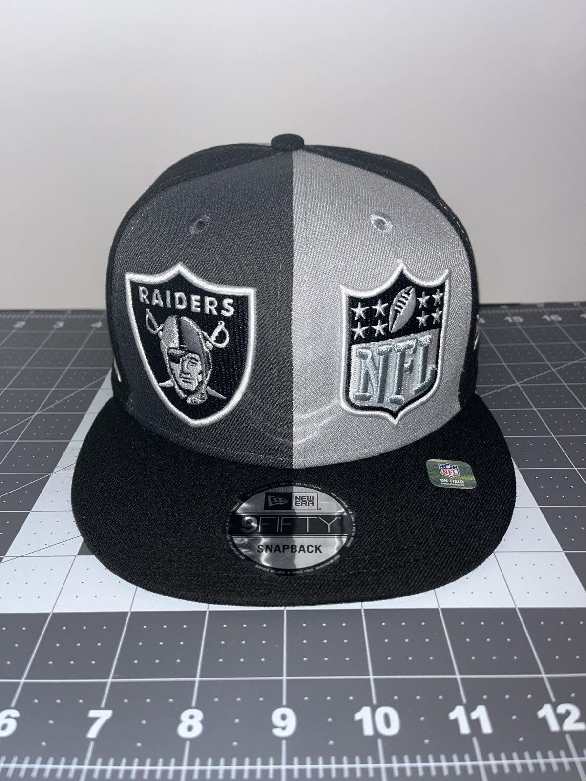 New Era Raiders Sideline Black/Silver/Gray 9Fifty OSFM Snapback Size ONE SIZE - 2 Thumbnail