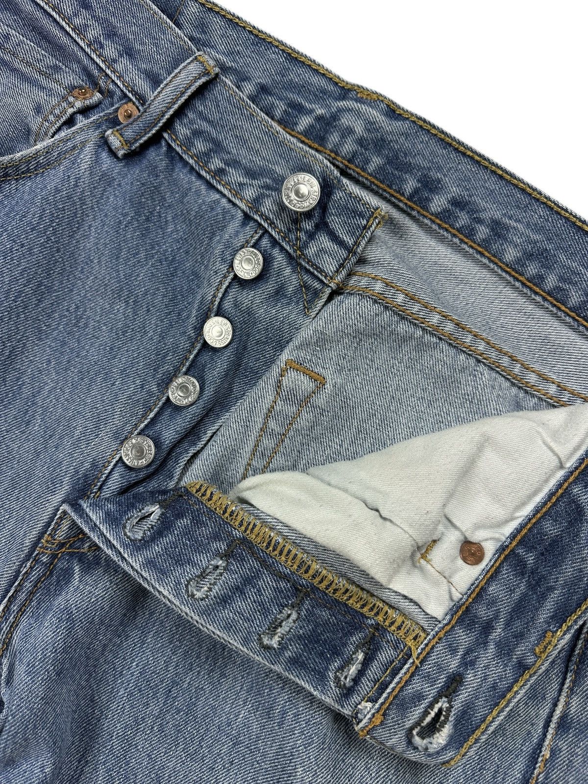 Levi's Vintage Levis 501 Jeans Washed Blue Denim Men’s Size W32 L32 Size US 32 / EU 48 - 19 Thumbnail