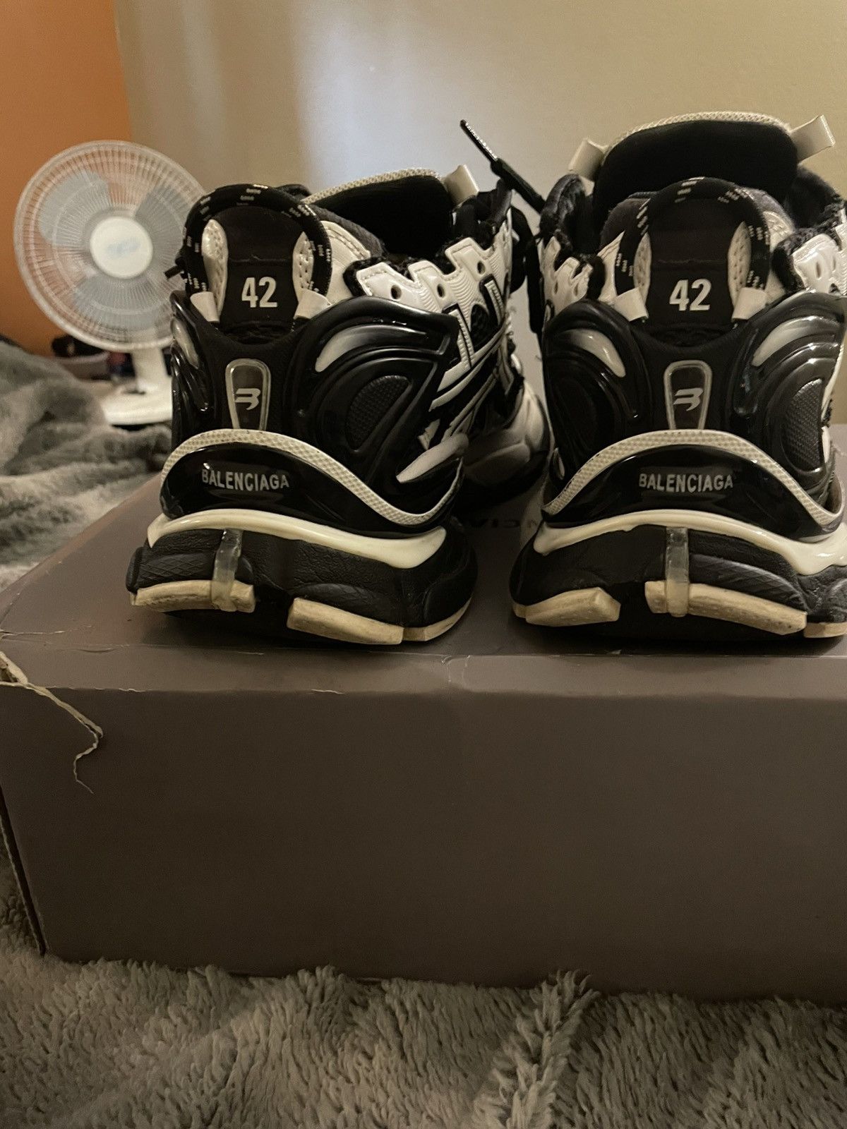 Other Runner black and white Size US 9.5 / EU 42-43 - 3 Thumbnail