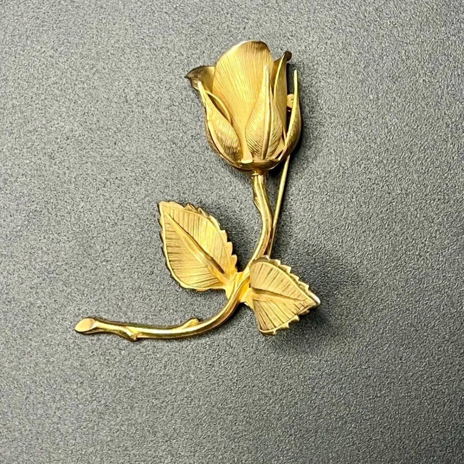 Other Giovanni Signed Goldtone Flower Brooch Pin Size ONE SIZE - 1 Preview