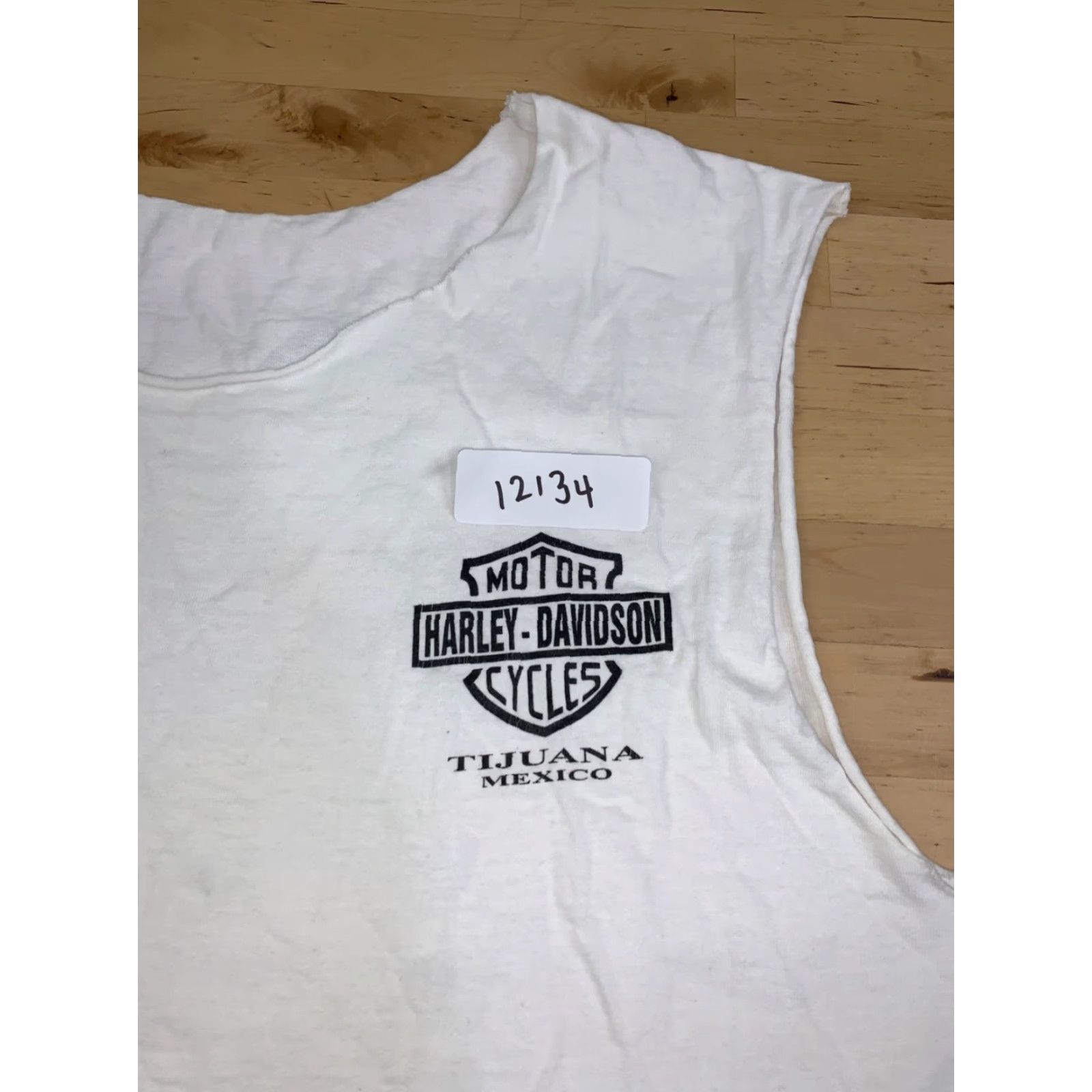 Harley Davidson VINTAGE Harley-Davidson Shirt Men L White Cotton Sleeveless Tijuana Mexico Wing Riders Taz Cut Off Sleeves 12134 Biker Motorcycle 90s Womens Men Girls Size US L / EU 52-54 / 3 - 2 Thumbnail