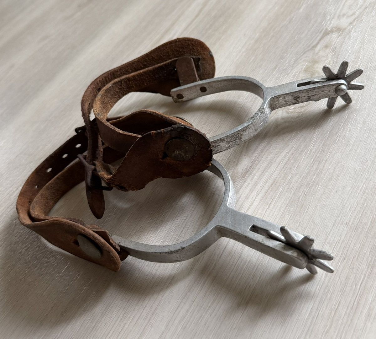Vintage Vintage Crockett Western Cowboy Spurs Pair Engraved w/ L Size ONE SIZE - 1 Thumbnail