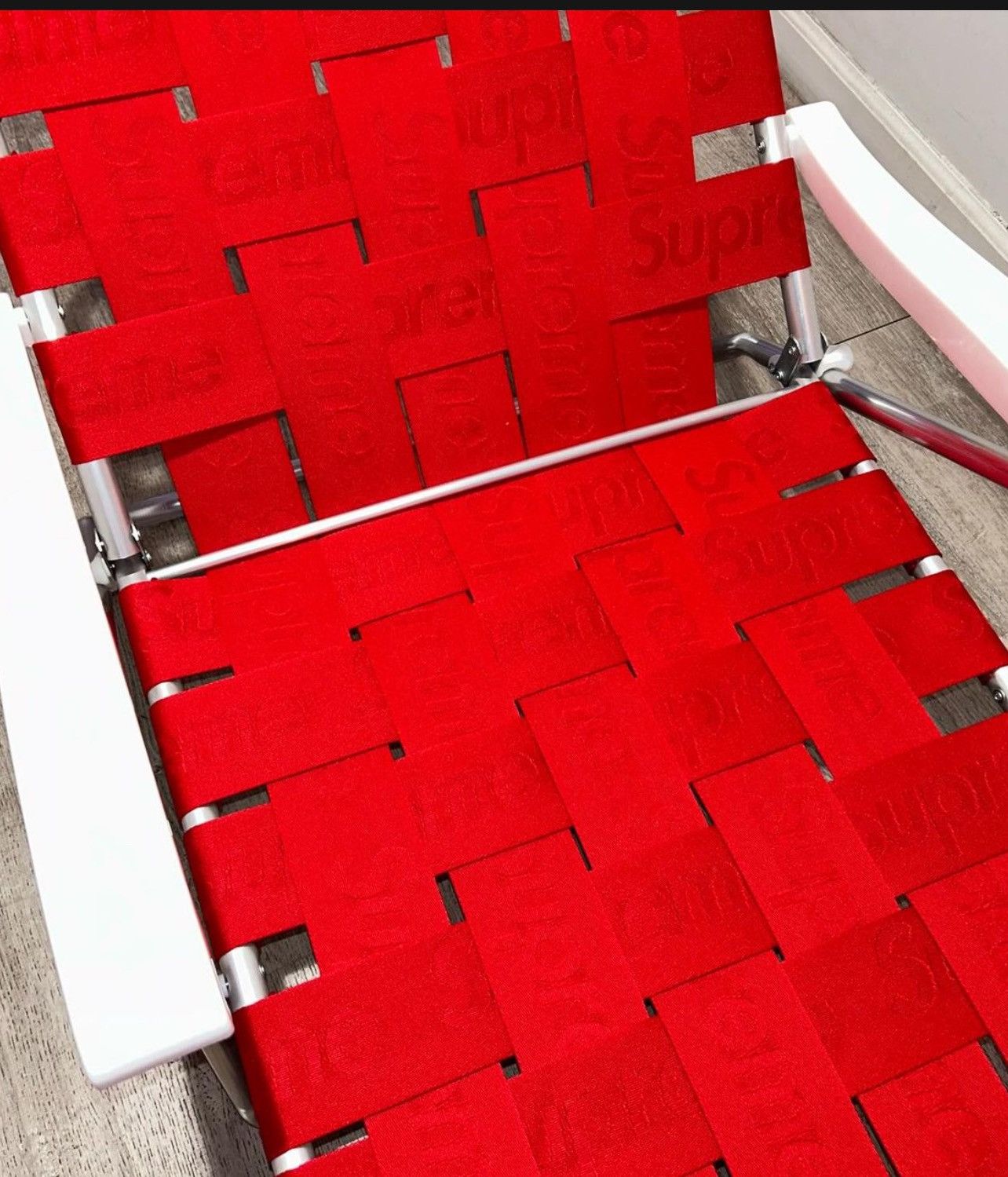 Supreme 🚨SUPREME WOVEN CHAISE LOUNGE LAWN CHAIR🚨 Grailed